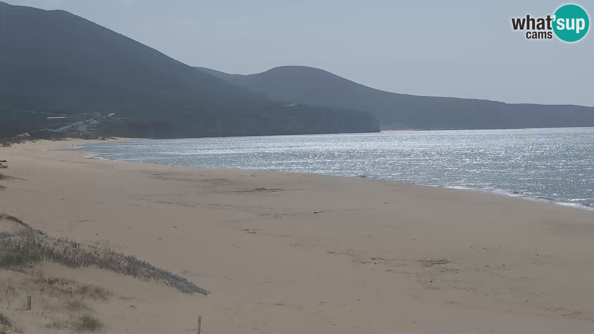 Webcam en vivo de la playa de San Nicolò en Buggerru, Cerdeña – admira las olas y los atardeceres