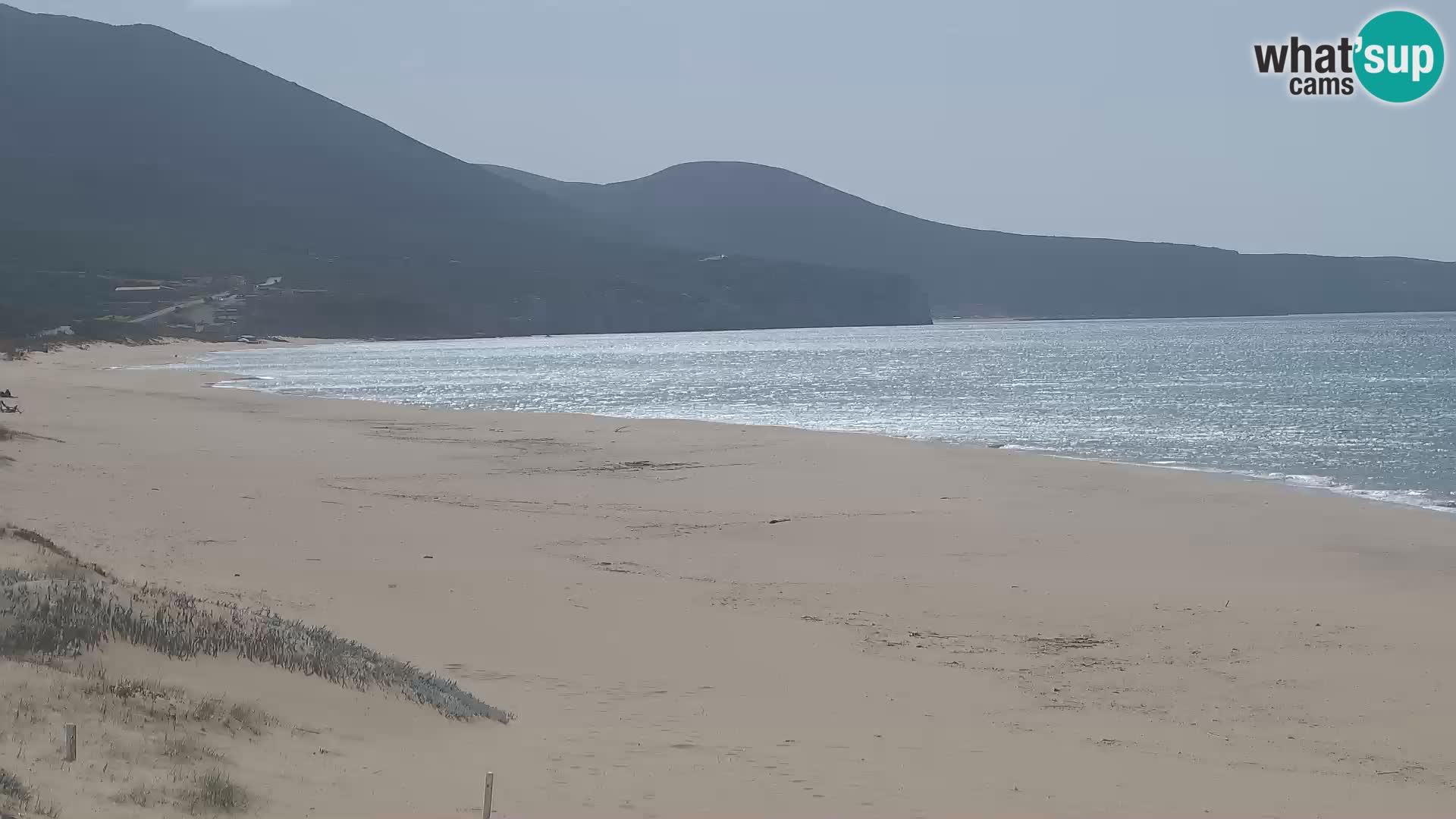 Spletna kamera plaže San Nicolò v Buggerruju, Sardinija – uživajte v valovih in sončnih zahodih