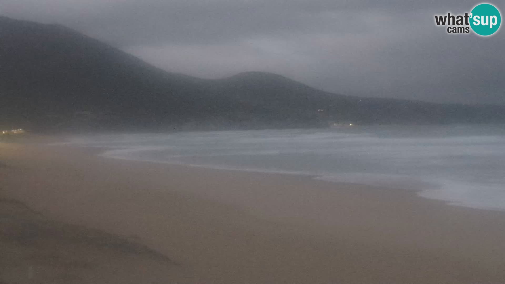 Live-Webcam am Strand von San Nicolò in Buggerru, Sardinien – Beobachten Sie die Wellen und den Sonnenuntergang