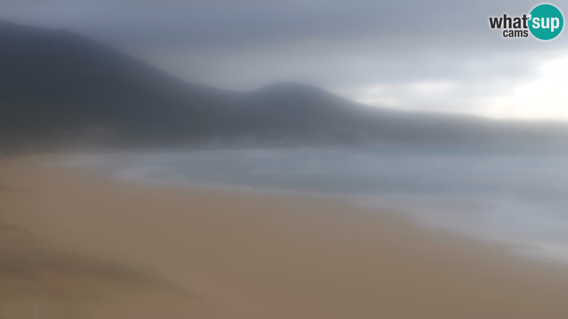 Webcam en direct de la plage de San Nicolò à Buggerru en Sardaigne – Regardez les vagues et le coucher de soleil