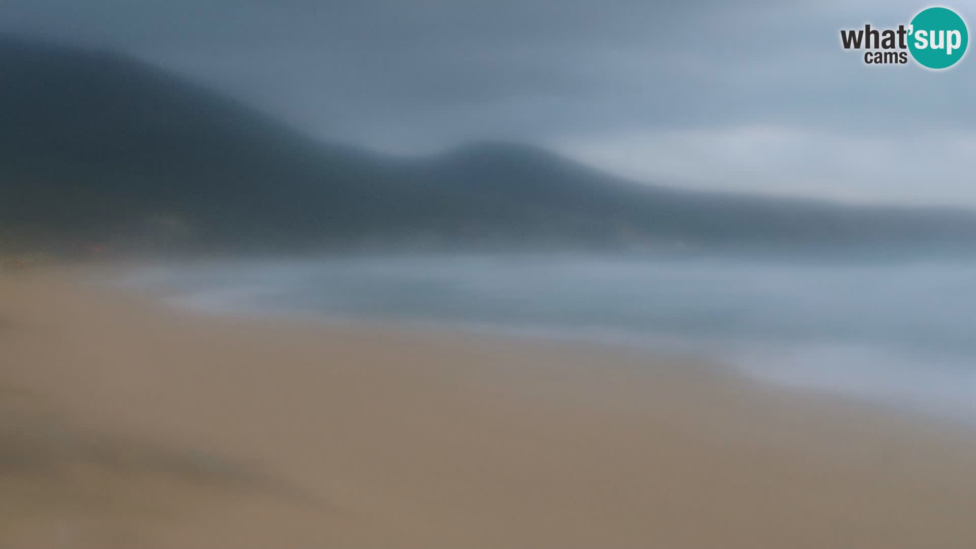 Webcam en vivo de la playa de San Nicolò en Buggerru, Cerdeña – admira las olas y los atardeceres