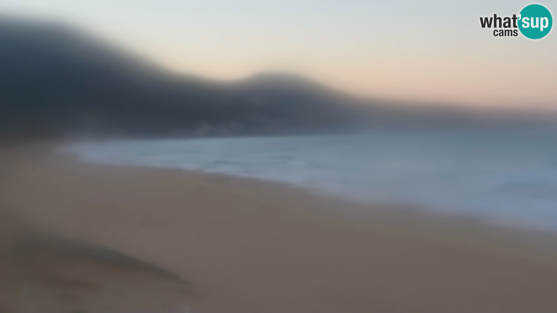 Live-Webcam am Strand von San Nicolò in Buggerru, Sardinien – Beobachten Sie die Wellen und den Sonnenuntergang