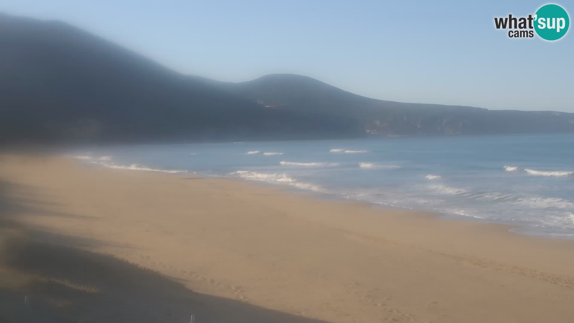 Webcam en direct de la plage de San Nicolò à Buggerru en Sardaigne – Regardez les vagues et le coucher de soleil