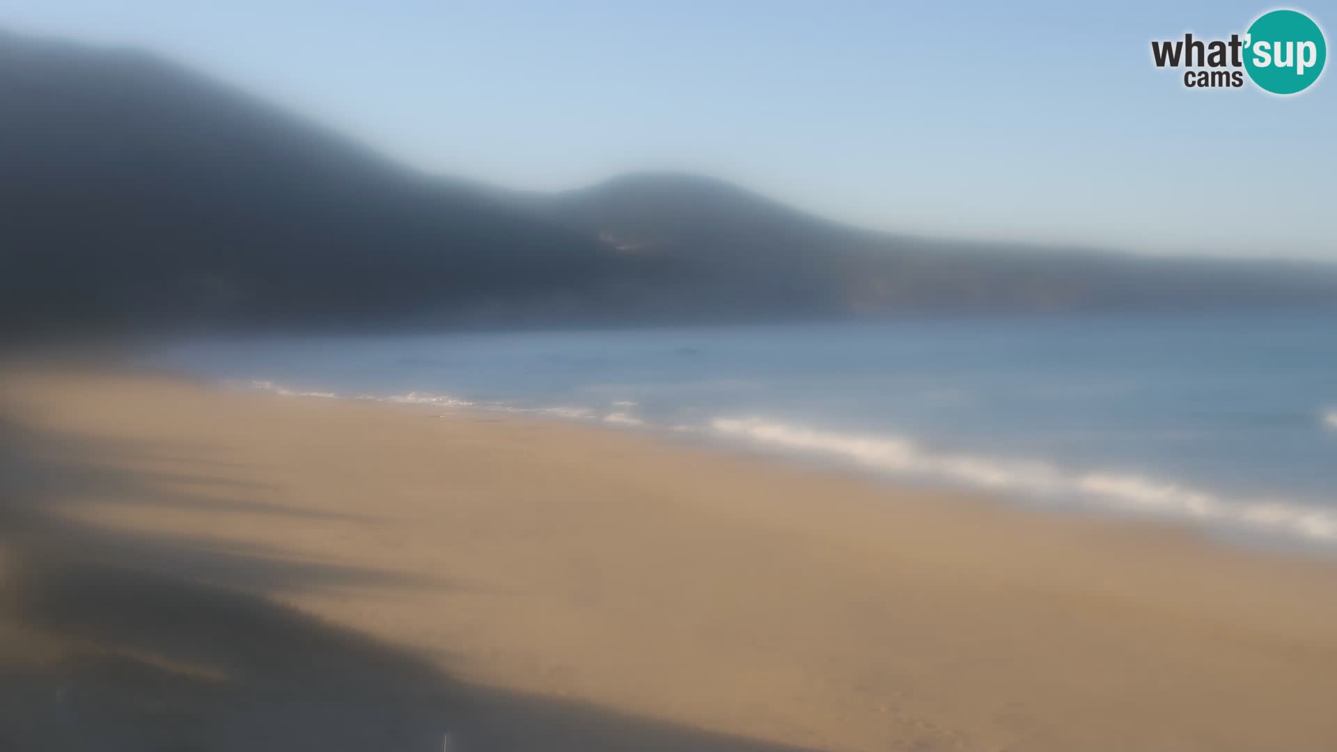 Webcam en direct de la plage de San Nicolò à Buggerru en Sardaigne – Regardez les vagues et le coucher de soleil