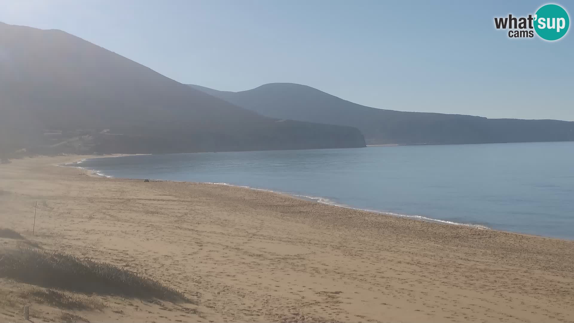 Webcam en vivo de la playa de San Nicolò en Buggerru, Cerdeña – admira las olas y los atardeceres