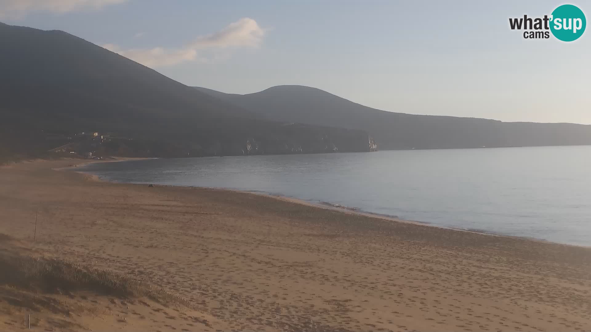 Spletna kamera plaže San Nicolò v Buggerruju, Sardinija – uživajte v valovih in sončnih zahodih