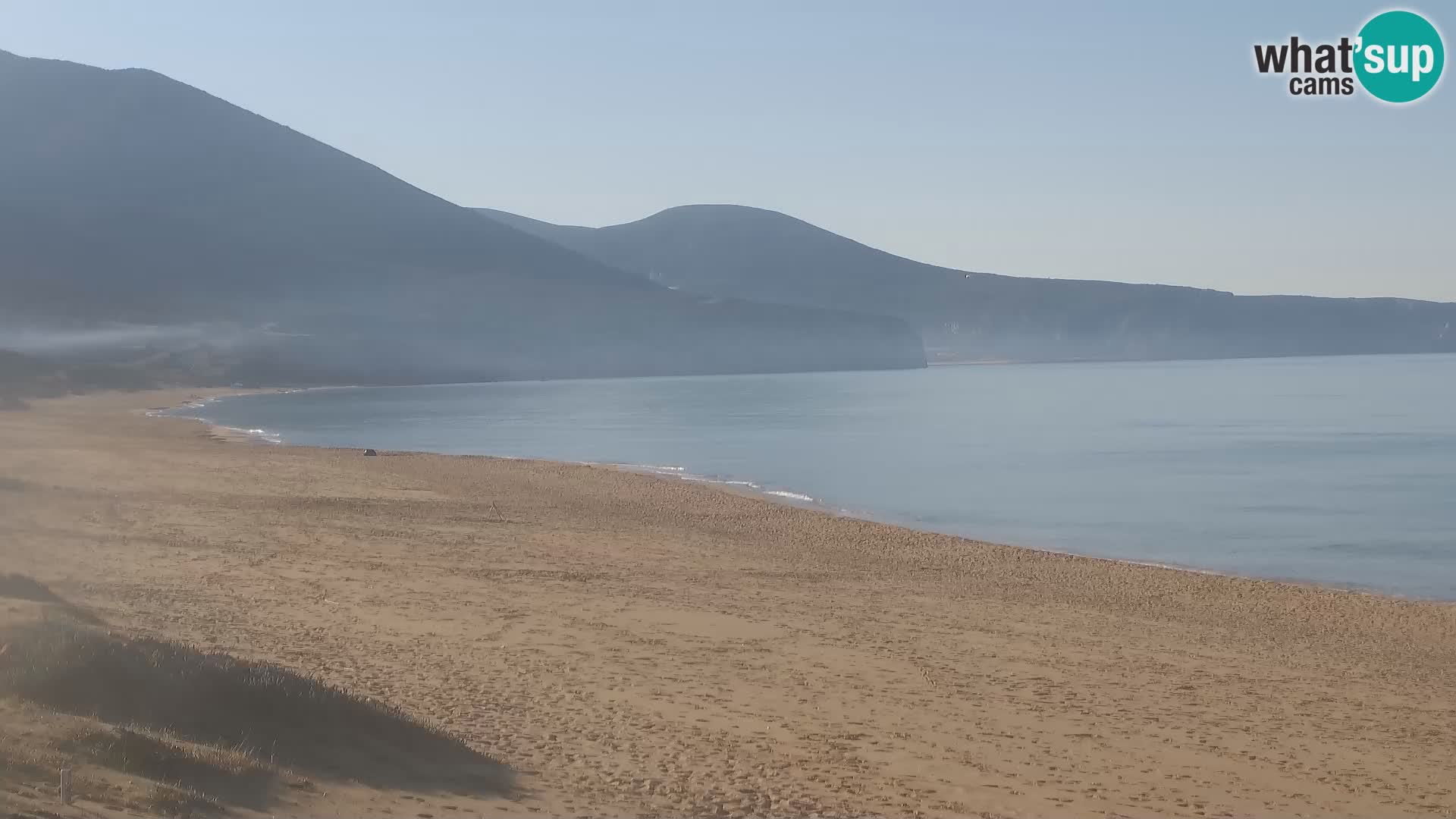 Spletna kamera plaže San Nicolò v Buggerruju, Sardinija – uživajte v valovih in sončnih zahodih