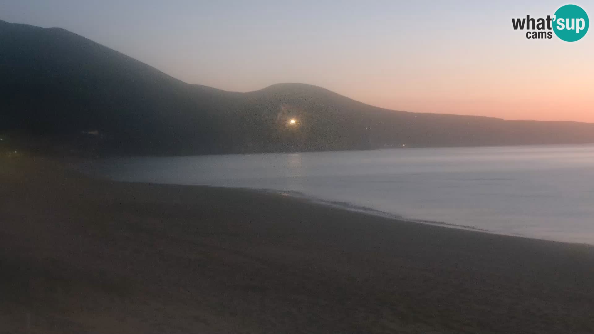 Live-Webcam am Strand von San Nicolò in Buggerru, Sardinien – Beobachten Sie die Wellen und den Sonnenuntergang