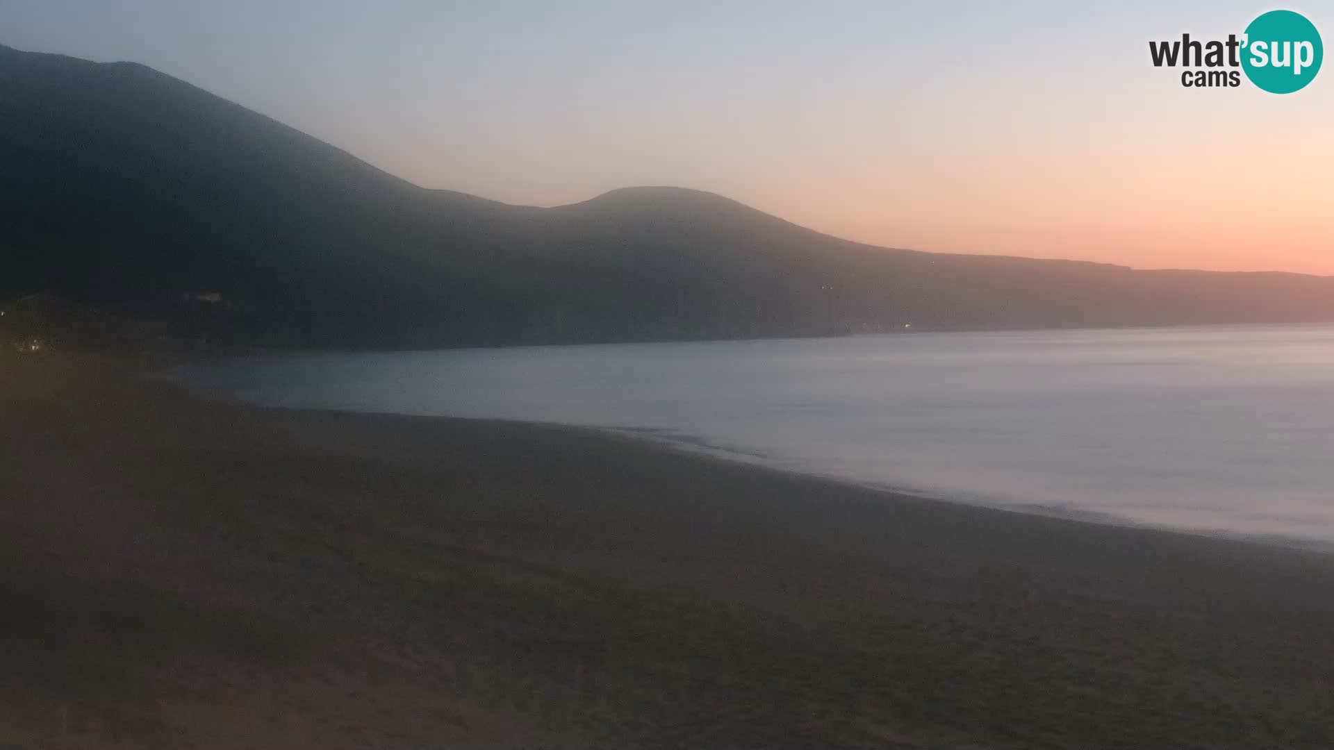 Webcam en vivo de la playa de San Nicolò en Buggerru, Cerdeña – admira las olas y los atardeceres