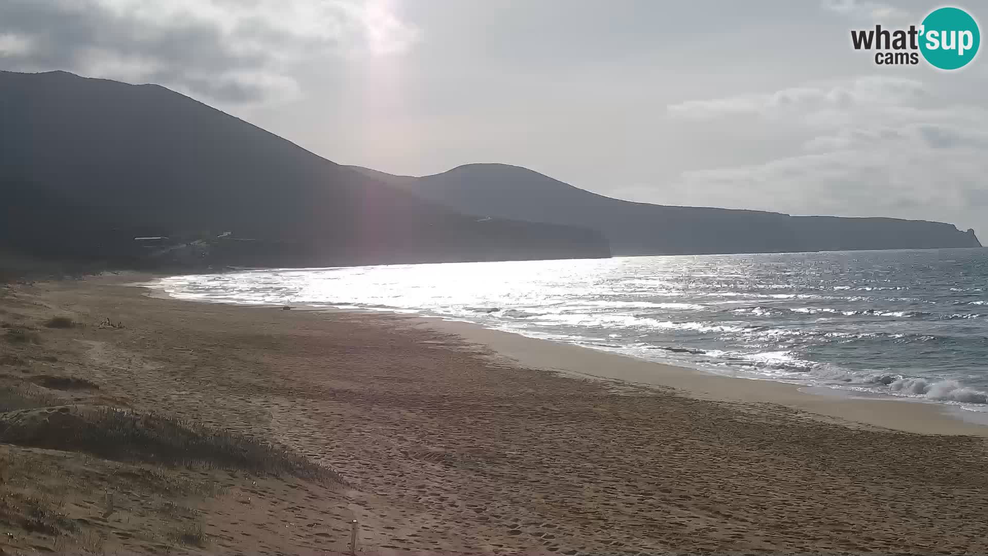 Spletna kamera plaže San Nicolò v Buggerruju, Sardinija – uživajte v valovih in sončnih zahodih