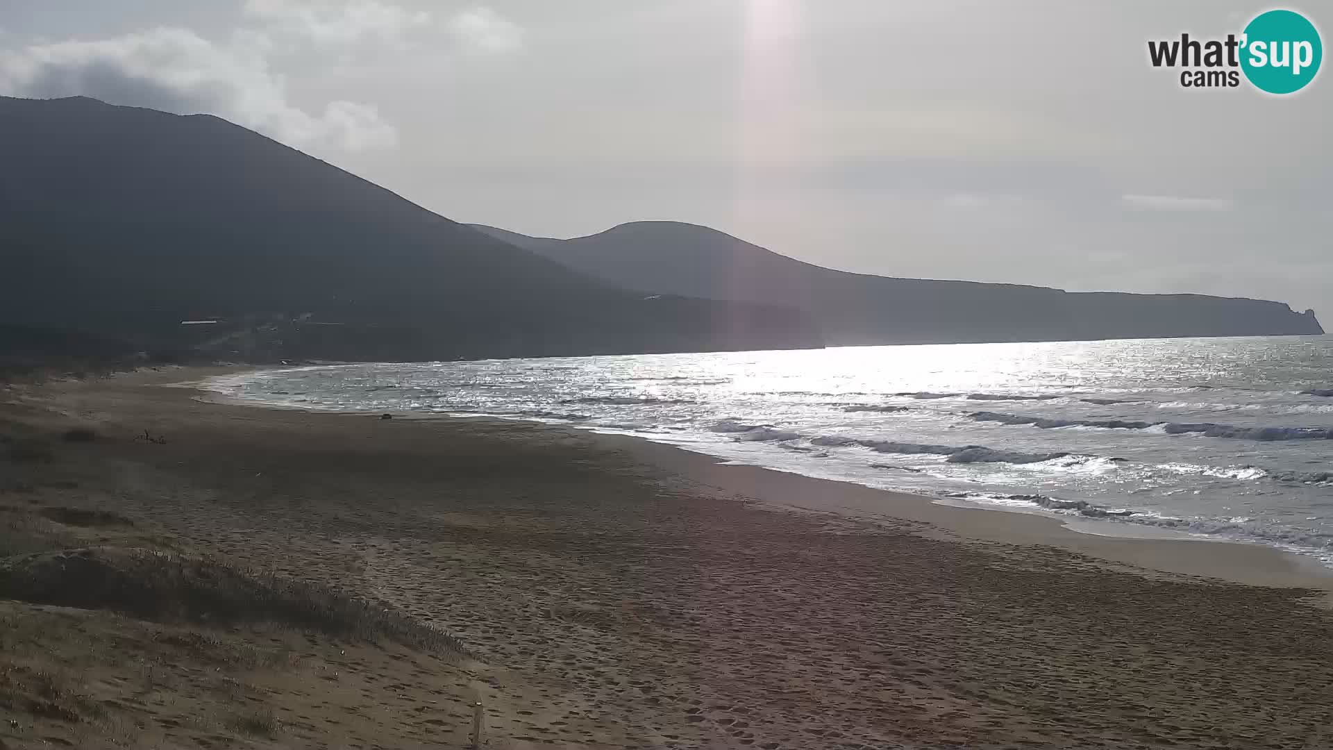 Spletna kamera plaže San Nicolò v Buggerruju, Sardinija – uživajte v valovih in sončnih zahodih