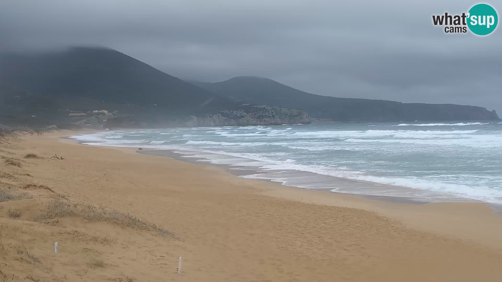 Spletna kamera plaže San Nicolò v Buggerruju, Sardinija – uživajte v valovih in sončnih zahodih