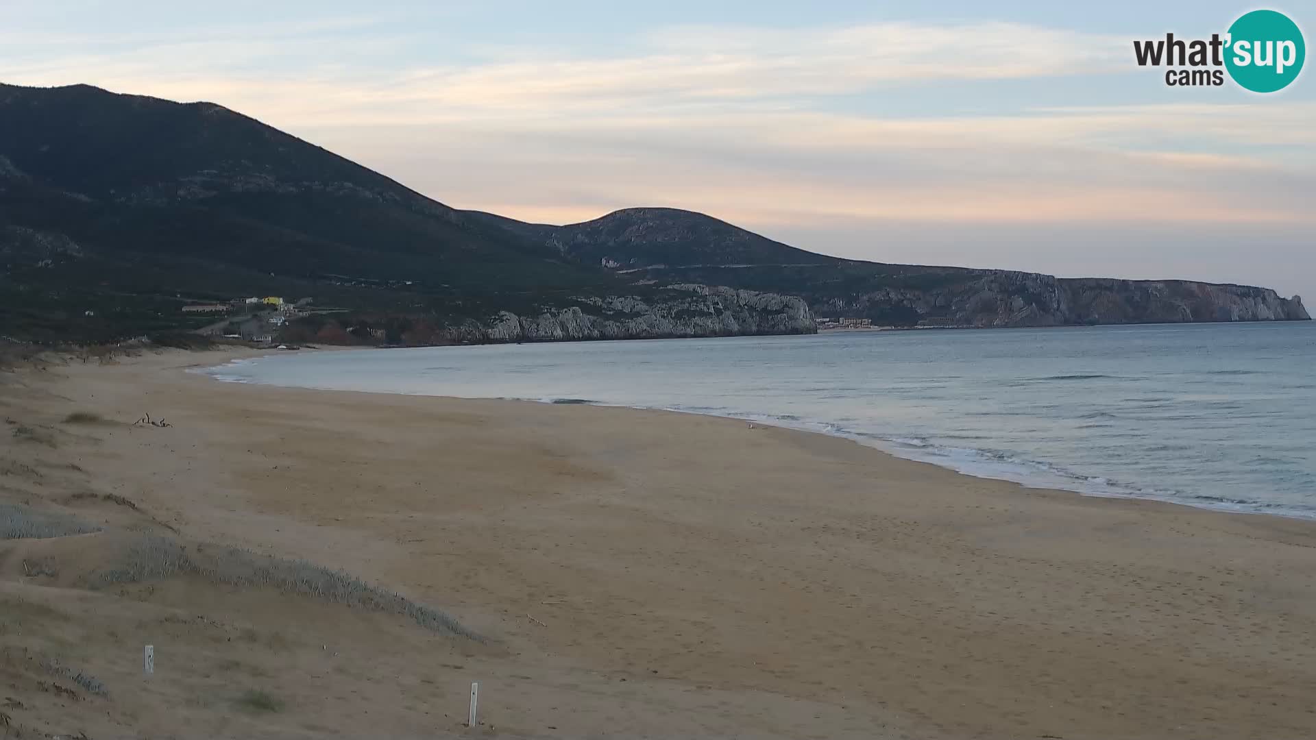 Webcam en vivo de la playa de San Nicolò en Buggerru, Cerdeña – admira las olas y los atardeceres