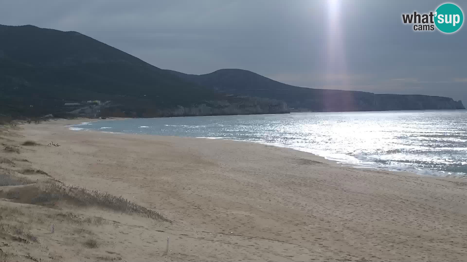 Webcam en vivo de la playa de San Nicolò en Buggerru, Cerdeña – admira las olas y los atardeceres