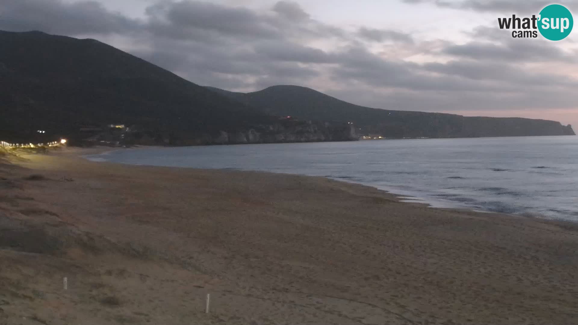 Spletna kamera plaže San Nicolò v Buggerruju, Sardinija – uživajte v valovih in sončnih zahodih