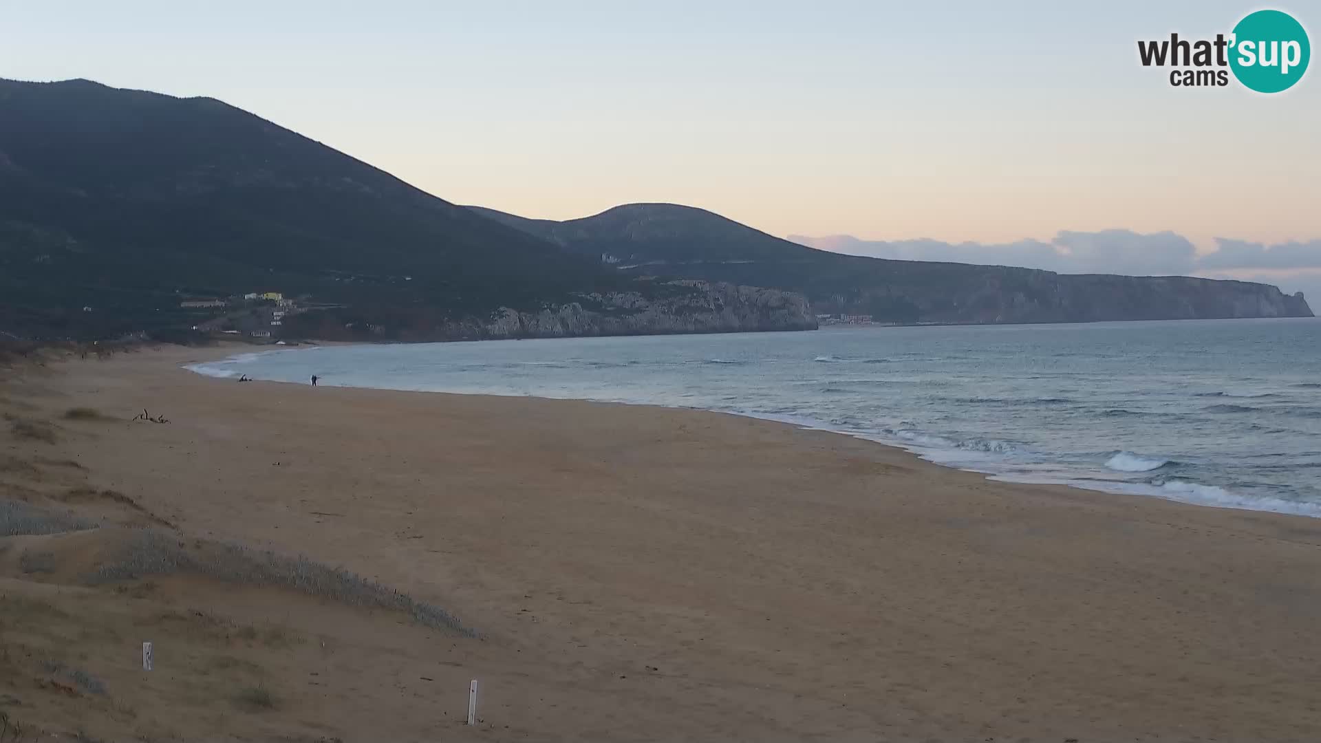 Webcam en vivo de la playa de San Nicolò en Buggerru, Cerdeña – admira las olas y los atardeceres