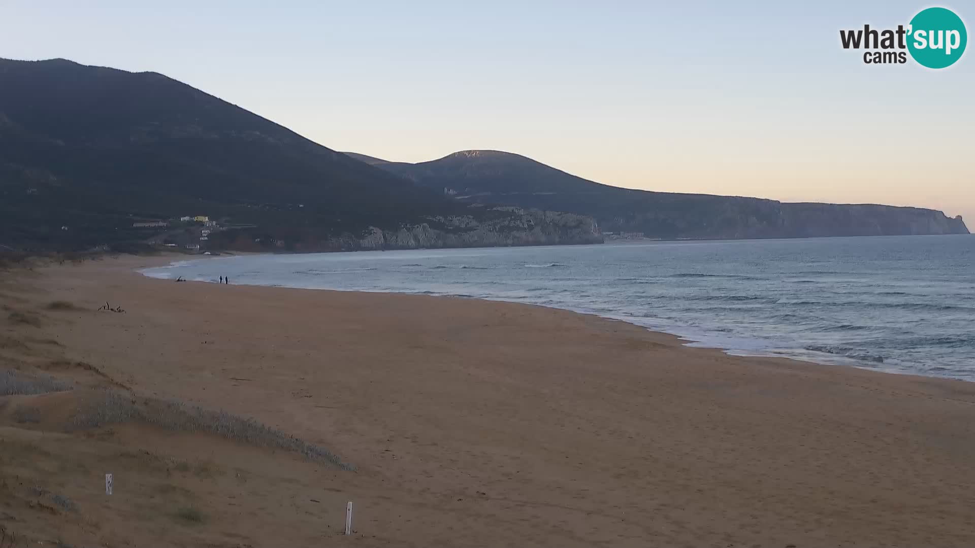 Webcam en vivo de la playa de San Nicolò en Buggerru, Cerdeña – admira las olas y los atardeceres