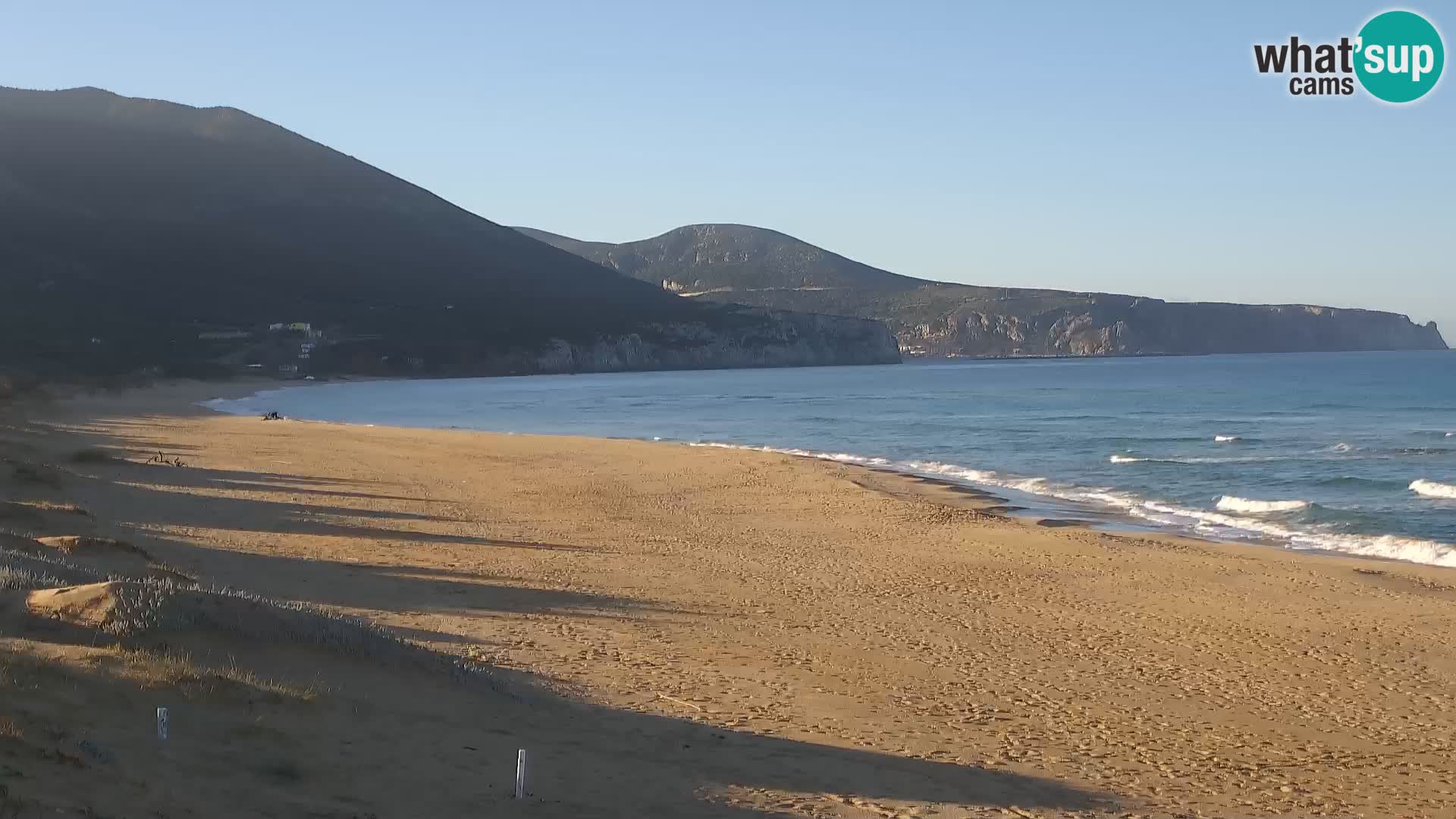 Webcam en direct de la plage de San Nicolò à Buggerru en Sardaigne – Regardez les vagues et le coucher de soleil