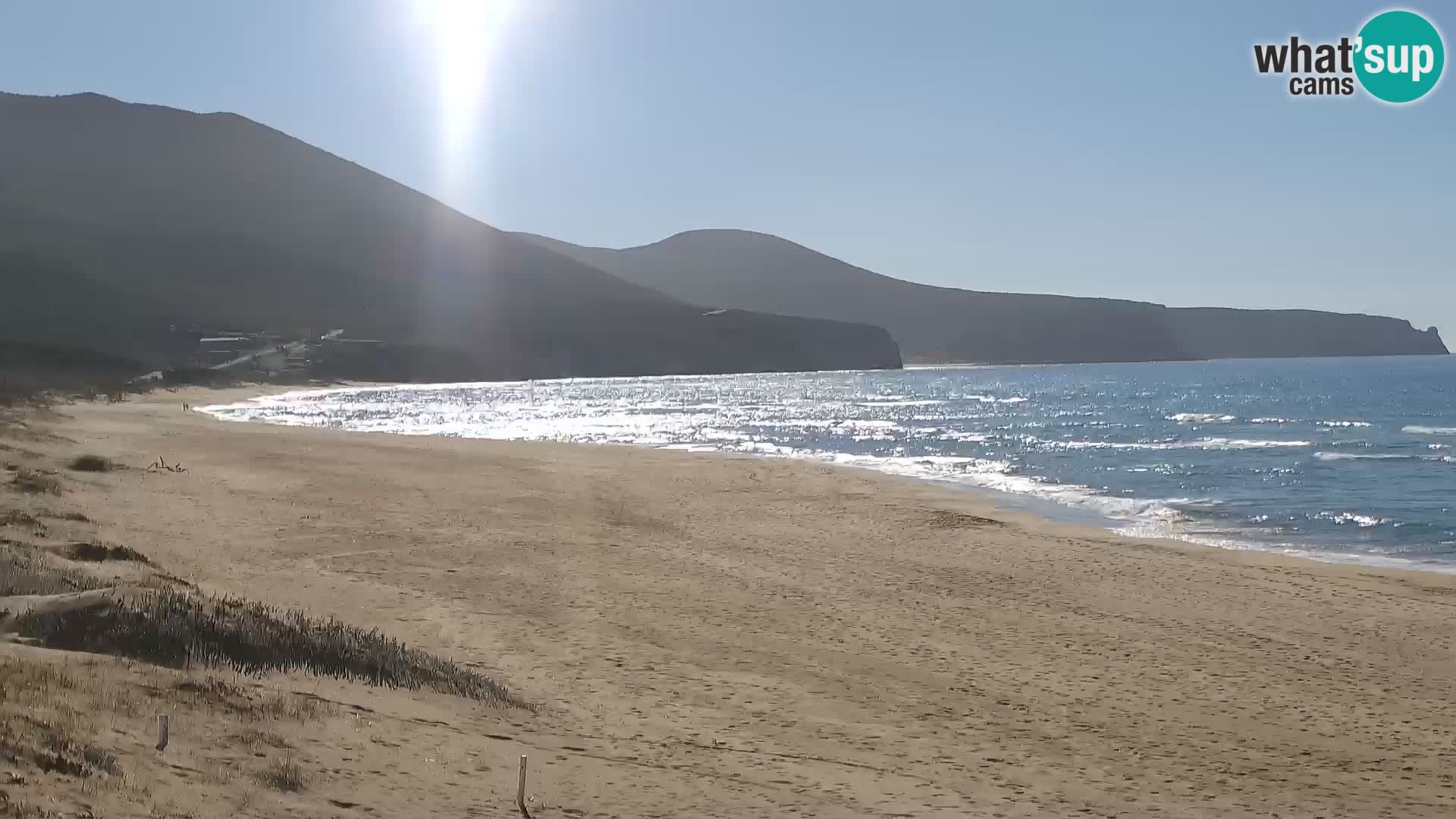 Webcam en vivo de la playa de San Nicolò en Buggerru, Cerdeña – admira las olas y los atardeceres