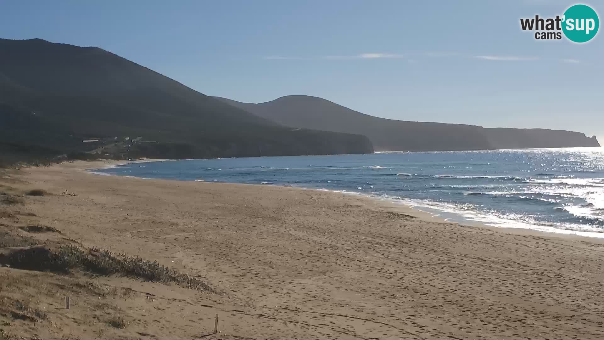 Spletna kamera plaže San Nicolò v Buggerruju, Sardinija – uživajte v valovih in sončnih zahodih