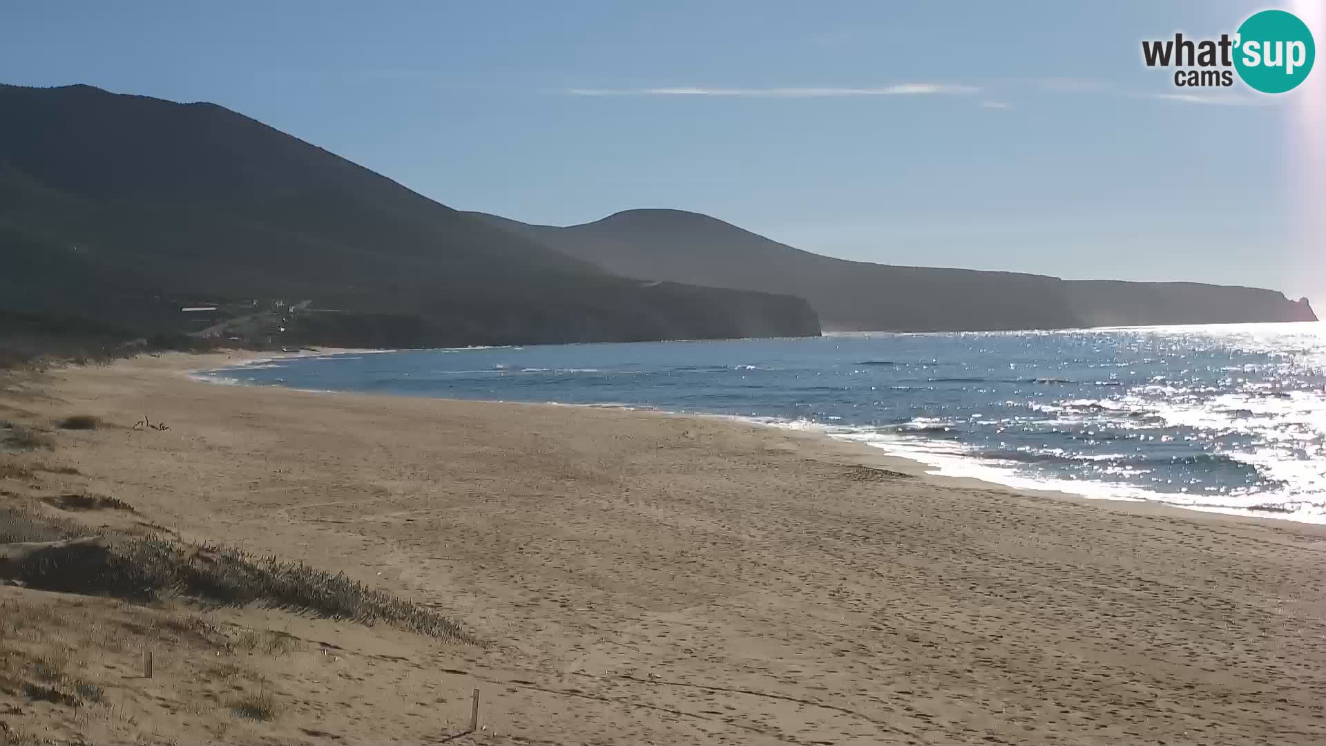 Spletna kamera plaže San Nicolò v Buggerruju, Sardinija – uživajte v valovih in sončnih zahodih