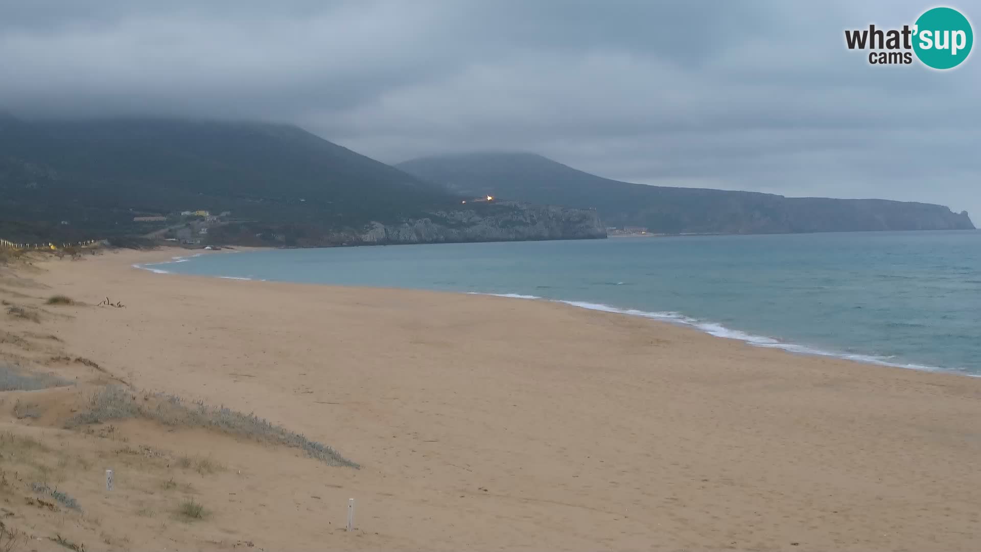 Webcam en vivo de la playa de San Nicolò en Buggerru, Cerdeña – admira las olas y los atardeceres