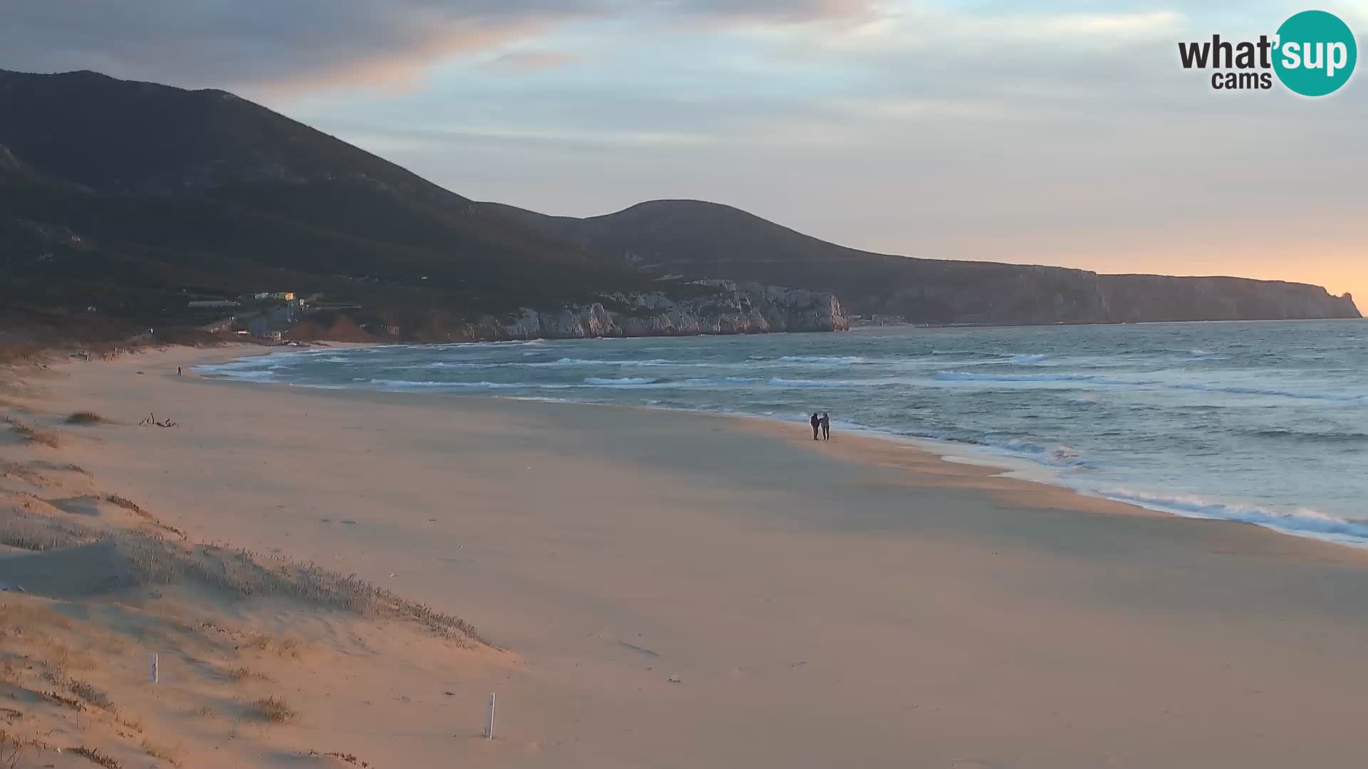 Spletna kamera plaže San Nicolò v Buggerruju, Sardinija – uživajte v valovih in sončnih zahodih