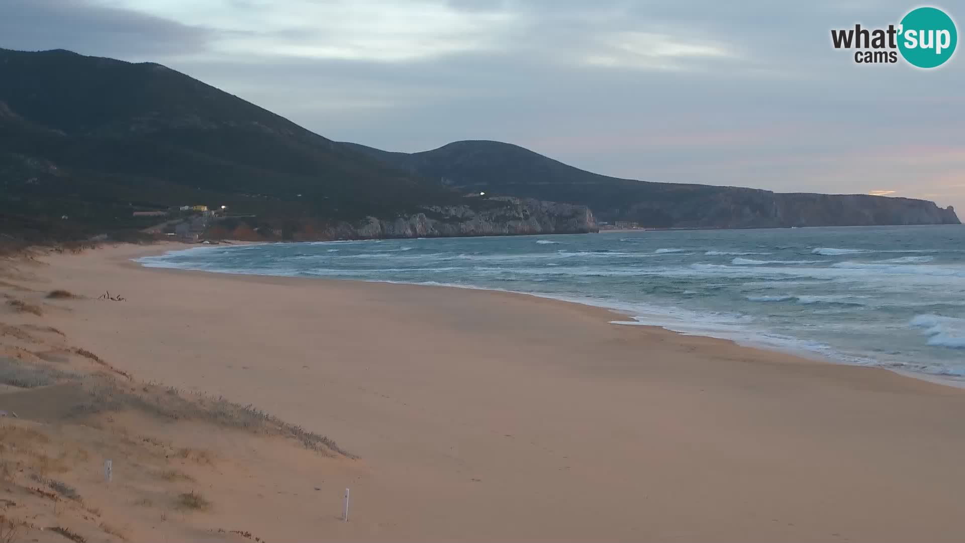 Live-Webcam am Strand von San Nicolò in Buggerru, Sardinien – Beobachten Sie die Wellen und den Sonnenuntergang