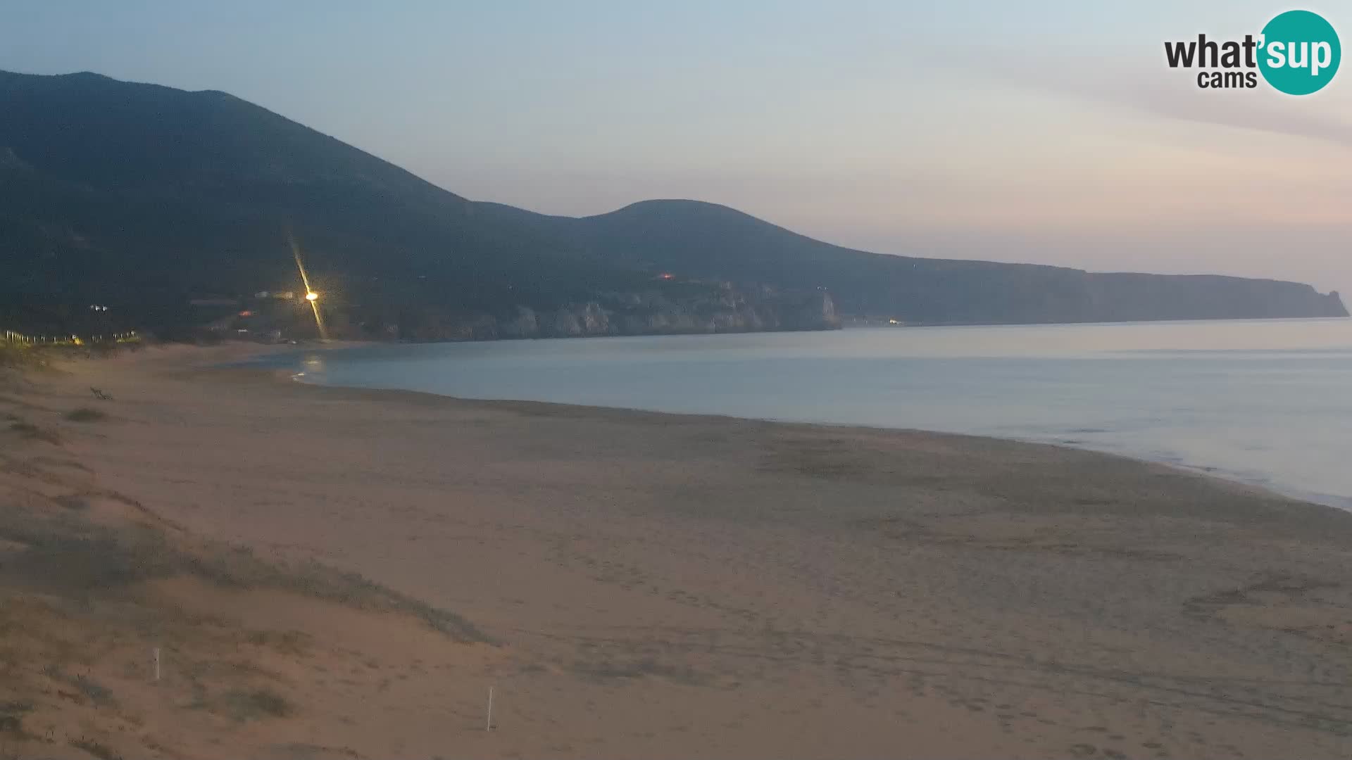 Webcam en direct de la plage de San Nicolò à Buggerru en Sardaigne – Regardez les vagues et le coucher de soleil