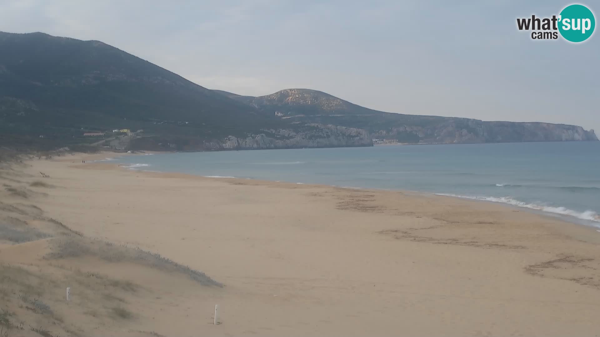 Spletna kamera plaže San Nicolò v Buggerruju, Sardinija – uživajte v valovih in sončnih zahodih