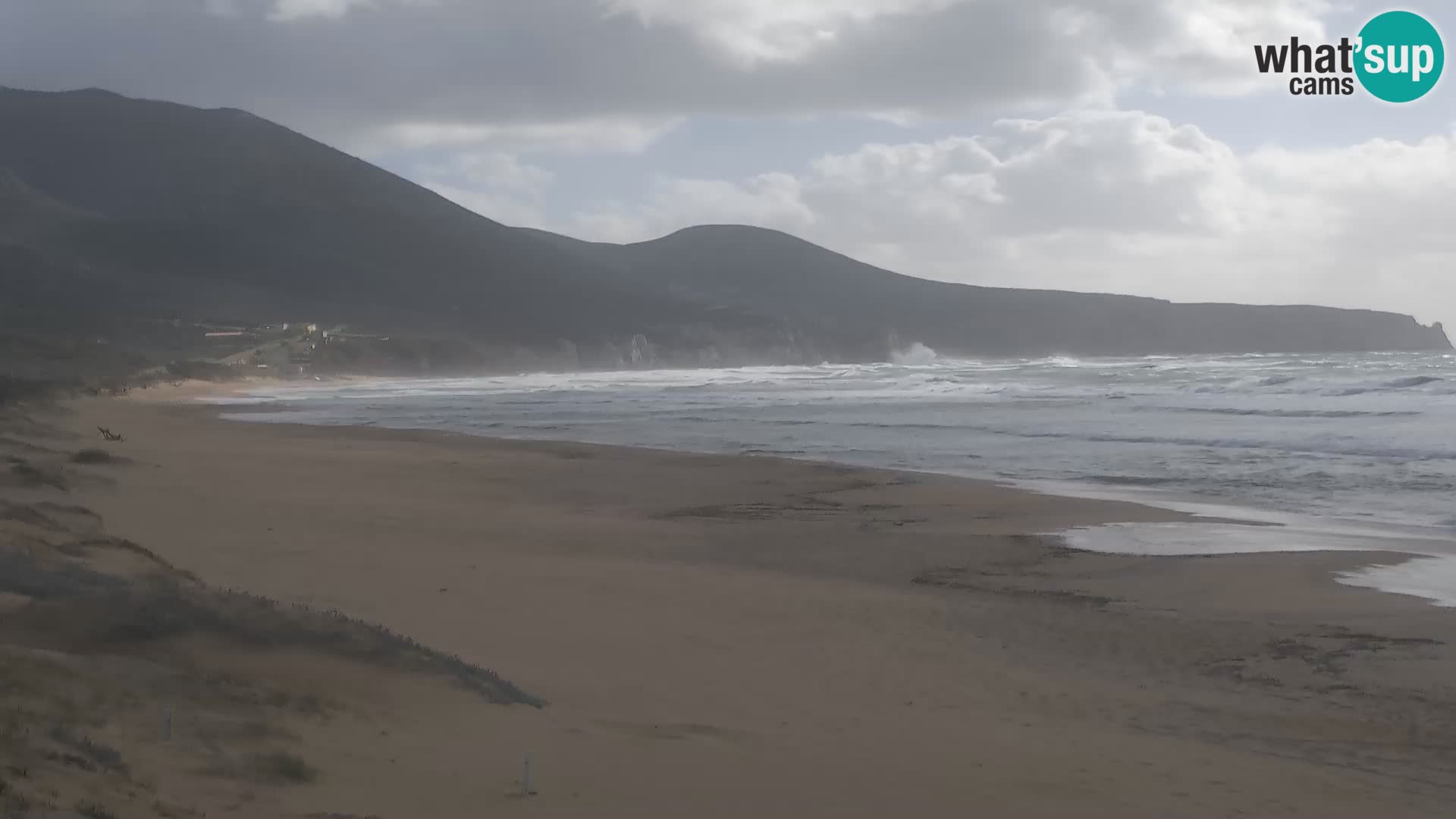 Webcam en vivo de la playa de San Nicolò en Buggerru, Cerdeña – admira las olas y los atardeceres