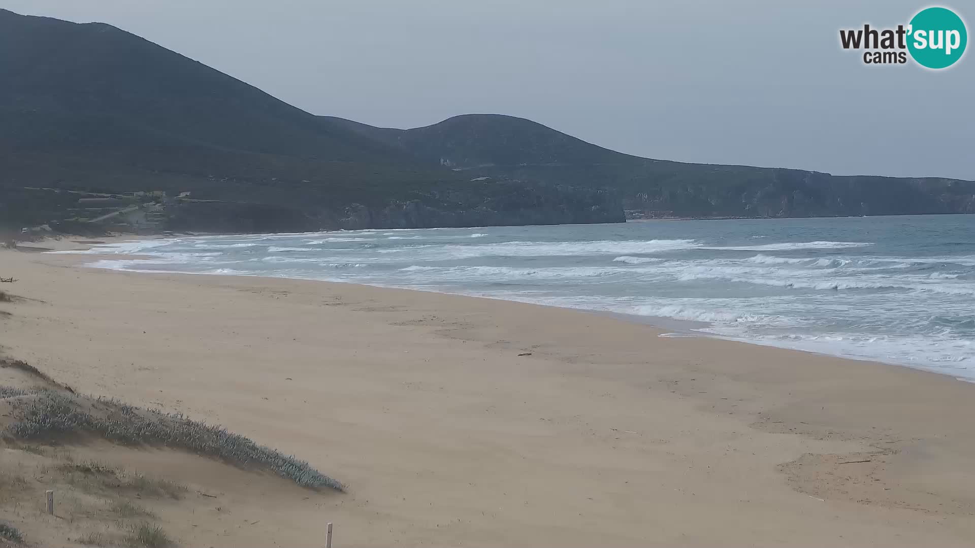 Spletna kamera plaže San Nicolò v Buggerruju, Sardinija – uživajte v valovih in sončnih zahodih