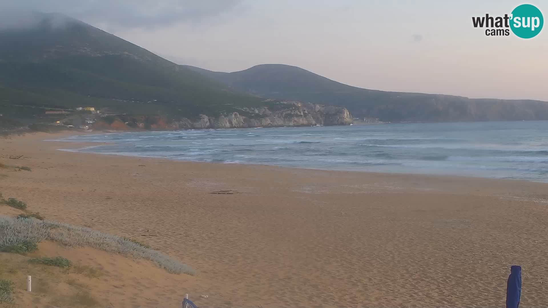 Live webcam plaže San Nicolò u Buggerru, Sardinija – uživajte u valovima i zalascima sunca