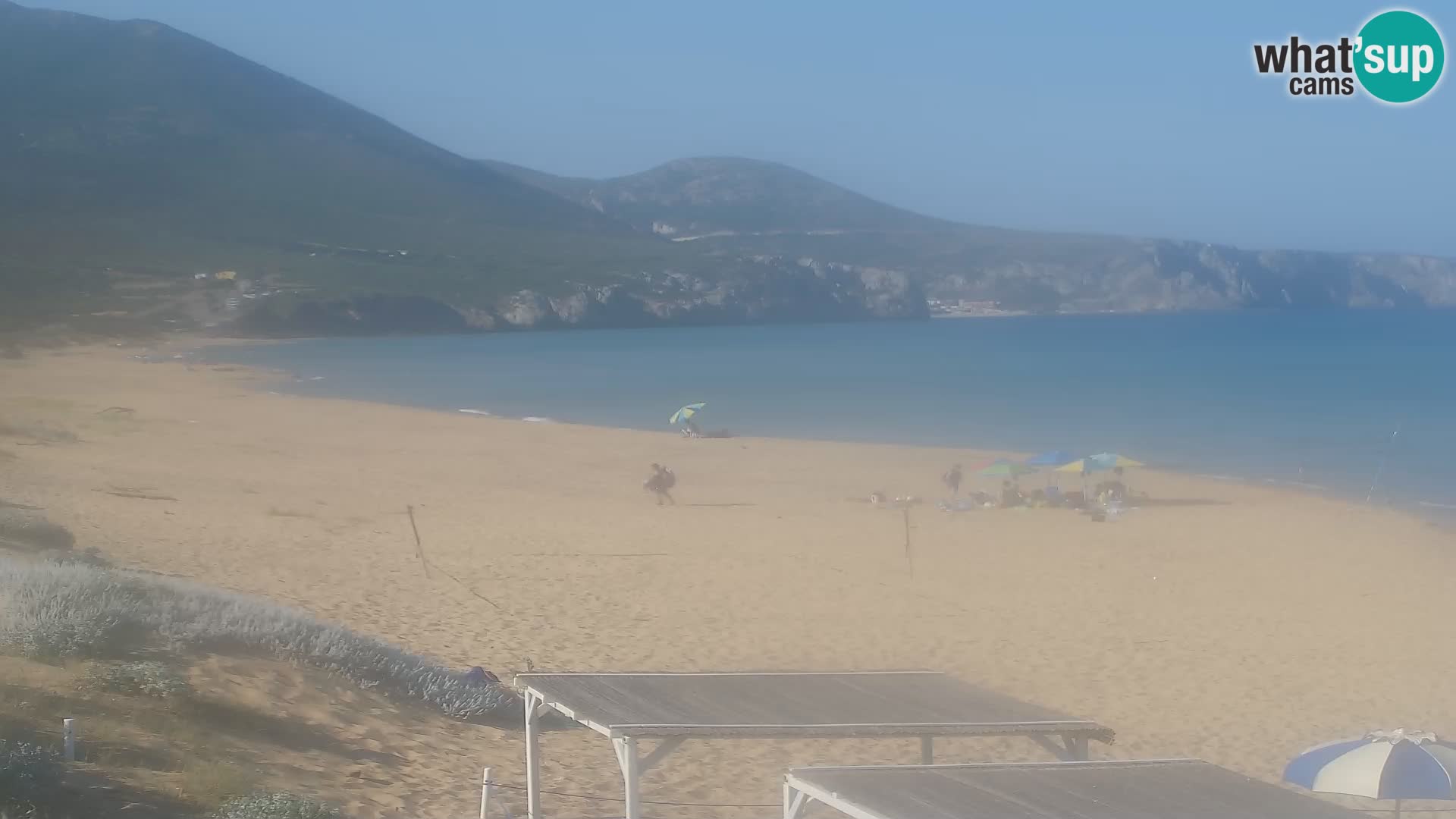 Spletna kamera plaže San Nicolò v Buggerruju, Sardinija – uživajte v valovih in sončnih zahodih