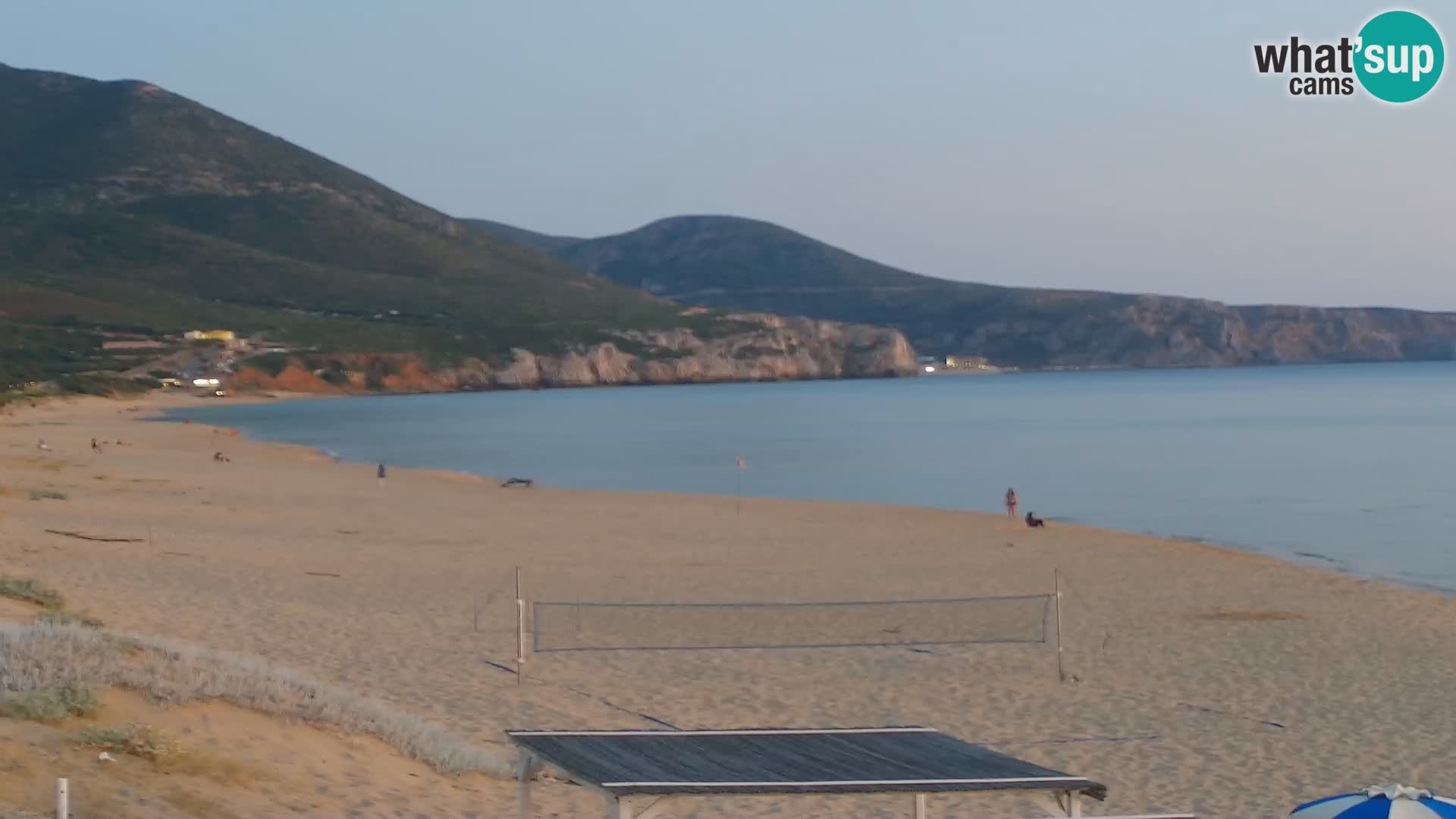 Spletna kamera plaže San Nicolò v Buggerruju, Sardinija – uživajte v valovih in sončnih zahodih