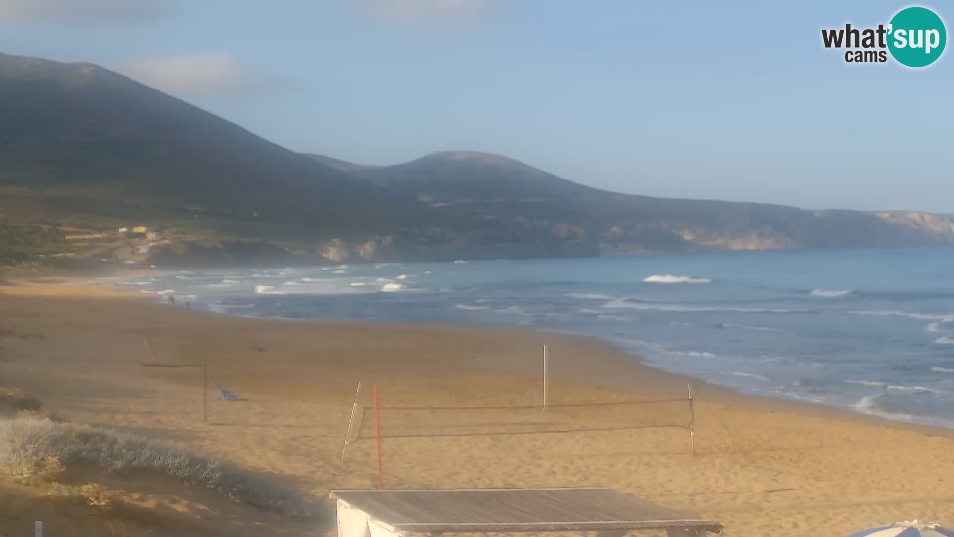 Webcam en vivo de la playa de San Nicolò en Buggerru, Cerdeña – admira las olas y los atardeceres