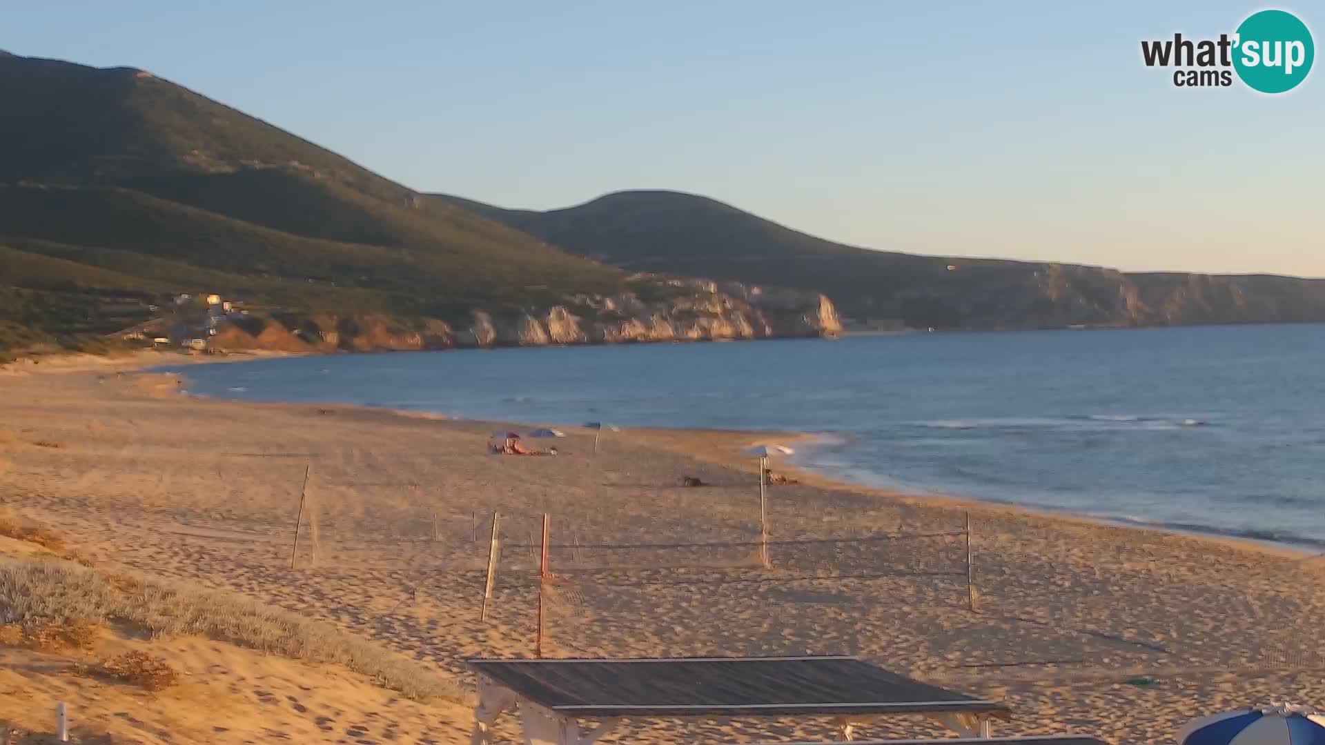 Live-Webcam am Strand von San Nicolò in Buggerru, Sardinien – Beobachten Sie die Wellen und den Sonnenuntergang