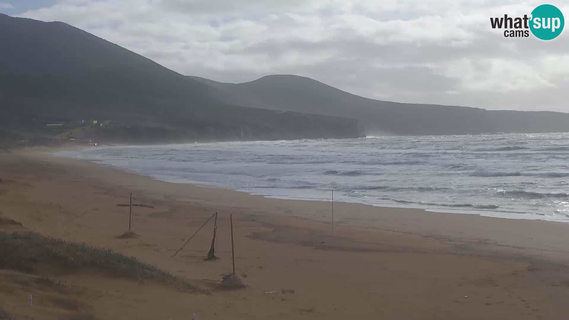 Spletna kamera plaže San Nicolò v Buggerruju, Sardinija – uživajte v valovih in sončnih zahodih