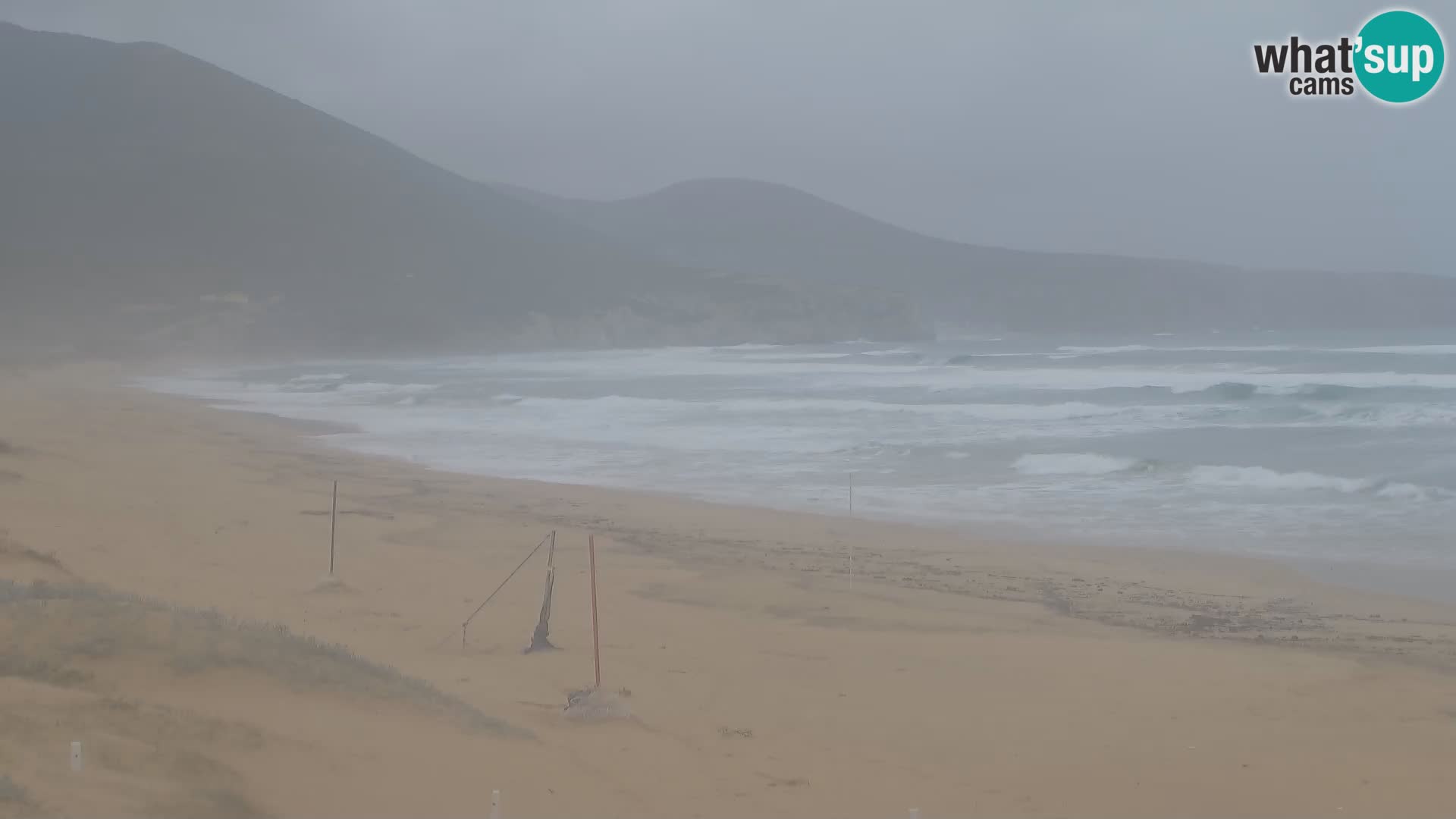 Webcam en vivo de la playa de San Nicolò en Buggerru, Cerdeña – admira las olas y los atardeceres