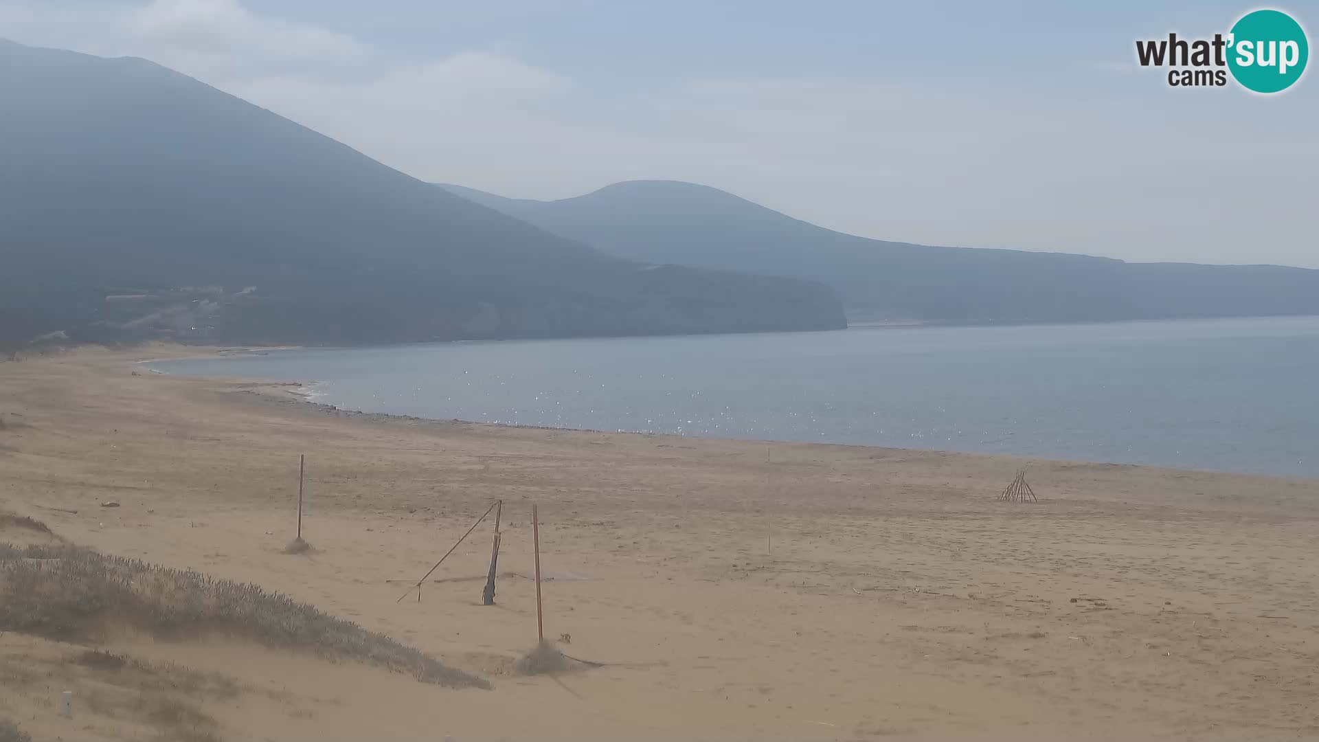 Webcam en vivo de la playa de San Nicolò en Buggerru, Cerdeña – admira las olas y los atardeceres