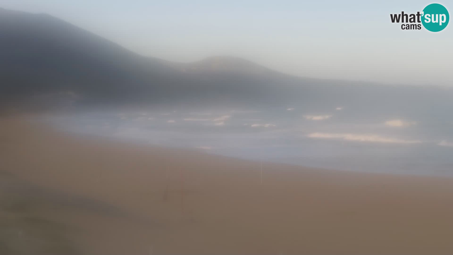 Live-Webcam am Strand von San Nicolò in Buggerru, Sardinien – Beobachten Sie die Wellen und den Sonnenuntergang