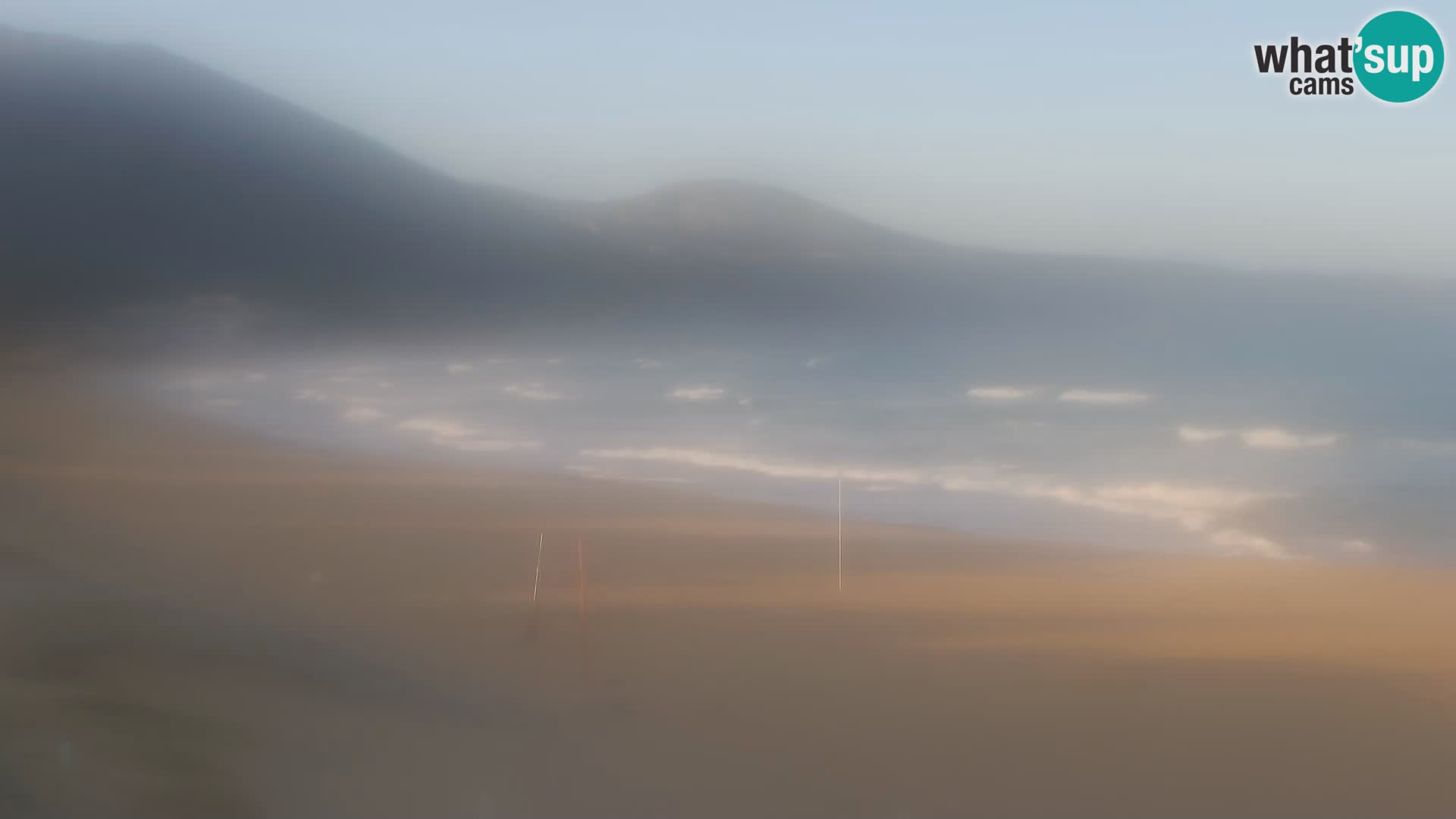 Spletna kamera plaže San Nicolò v Buggerruju, Sardinija – uživajte v valovih in sončnih zahodih