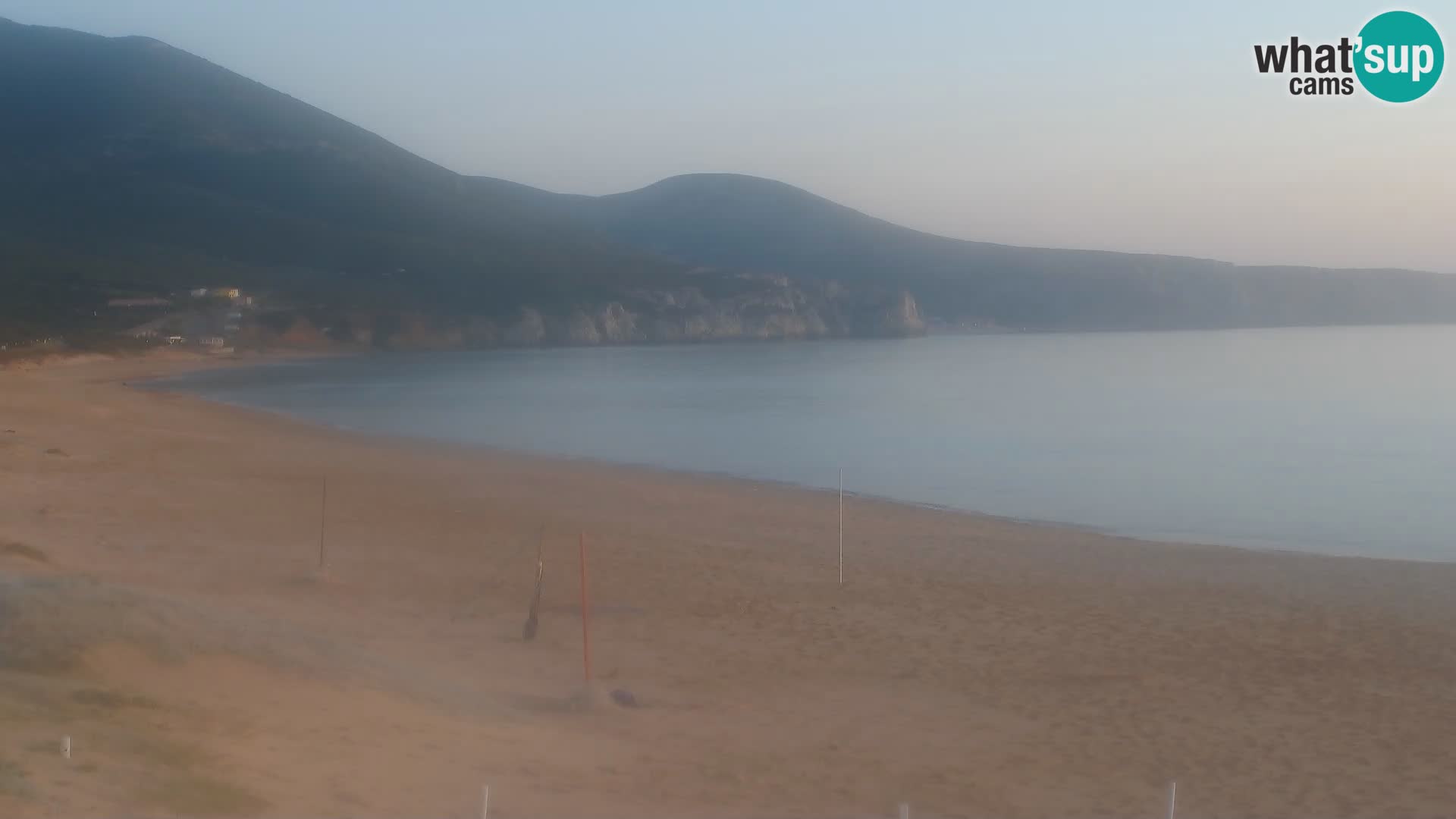 Webcam en direct de la plage de San Nicolò à Buggerru en Sardaigne – Regardez les vagues et le coucher de soleil