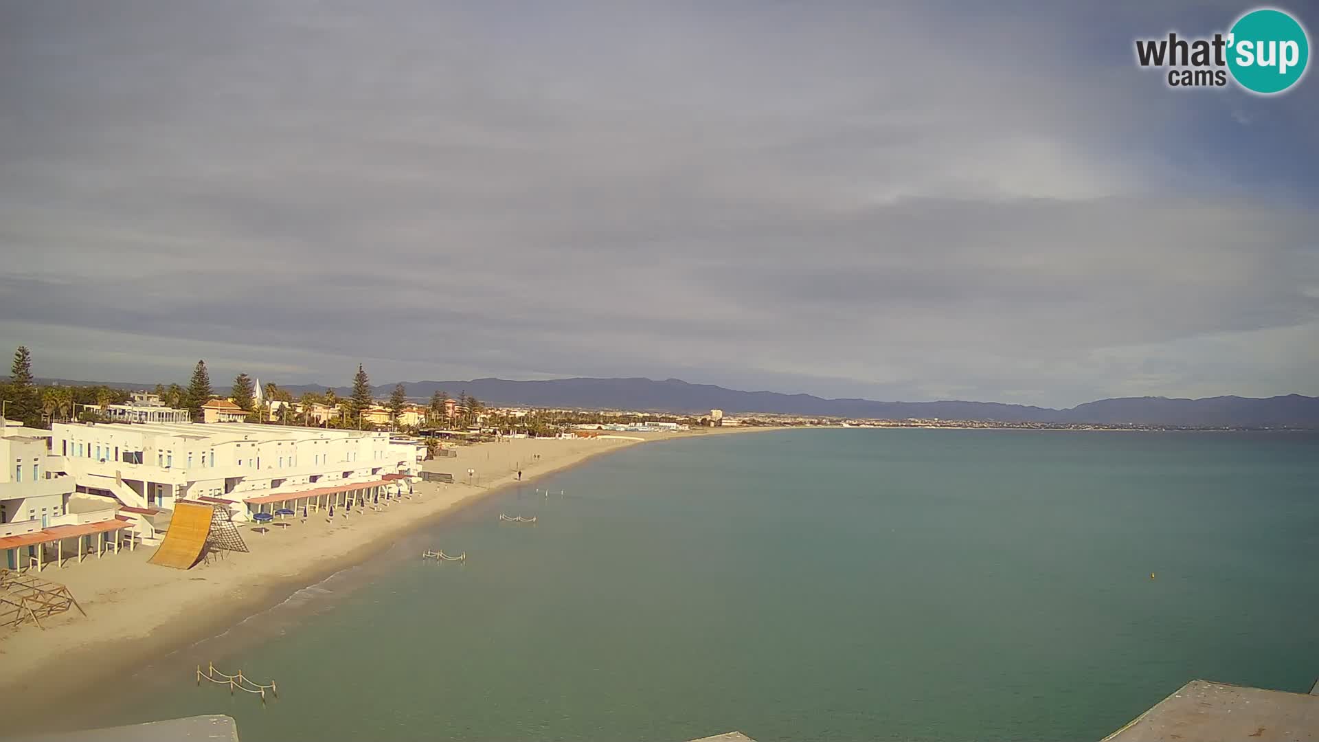 Spletna kamera v živo Cagliarski zaliv – plaža Poetto – Sardinija