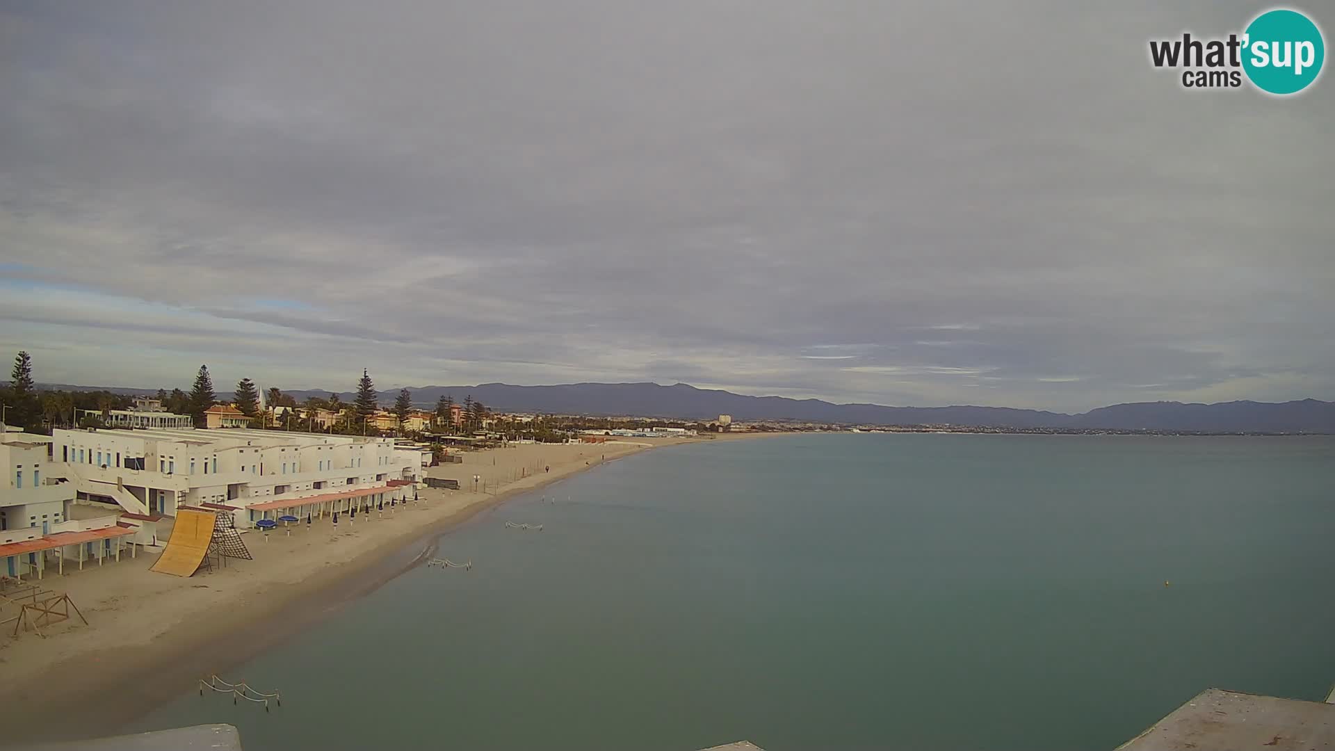 Spletna kamera v živo Cagliarski zaliv – plaža Poetto – Sardinija