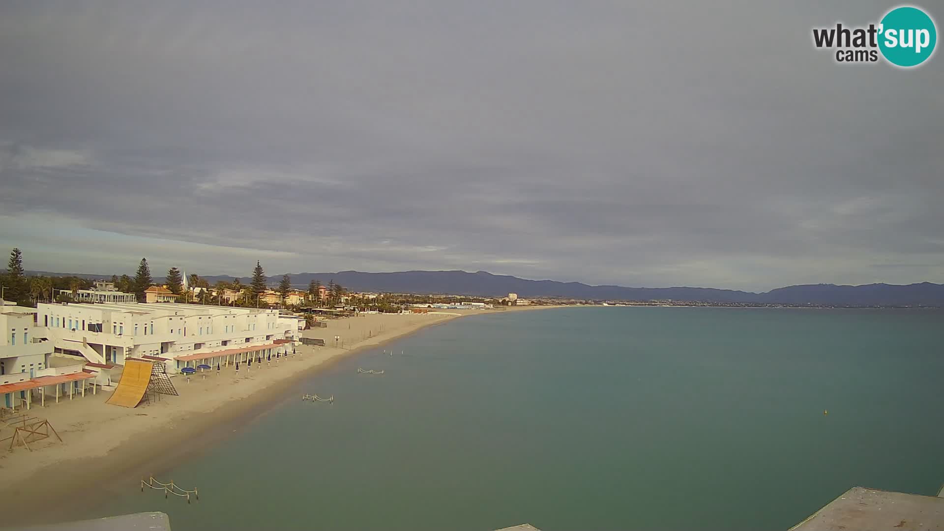 Spletna kamera v živo Cagliarski zaliv – plaža Poetto – Sardinija