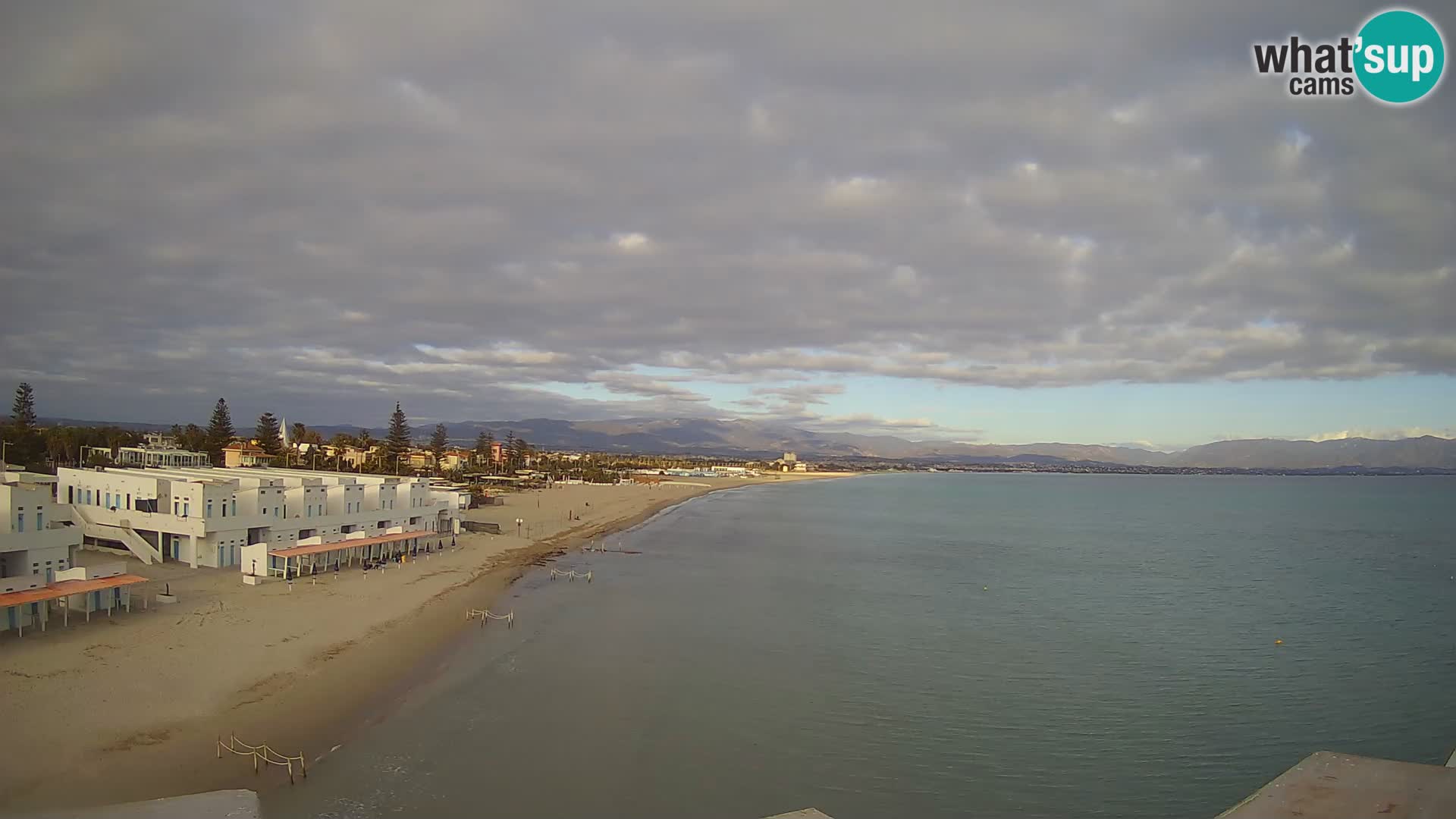 Spletna kamera v živo Cagliarski zaliv – plaža Poetto – Sardinija