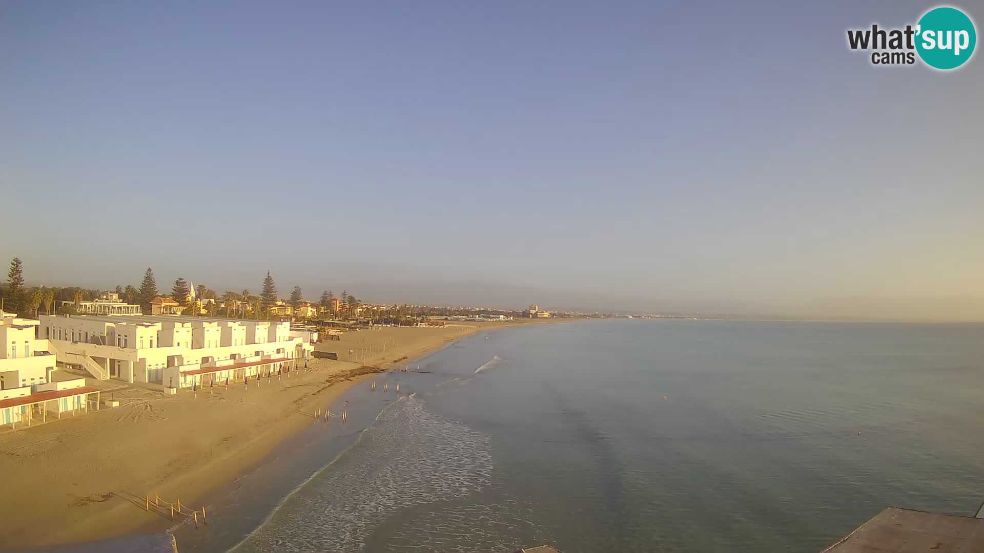 Spletna kamera v živo Cagliarski zaliv – plaža Poetto – Sardinija