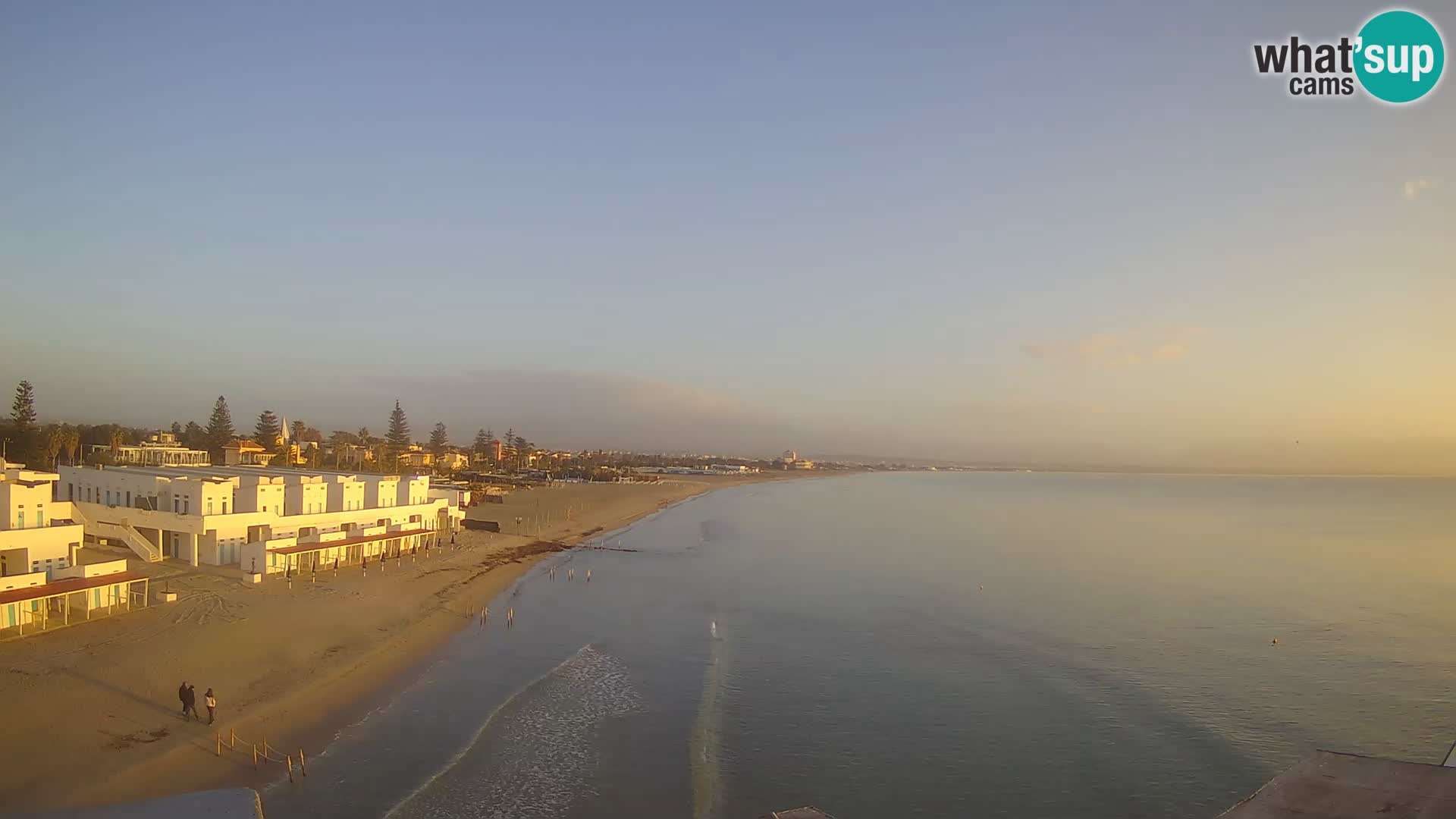 Spletna kamera v živo Cagliarski zaliv – plaža Poetto – Sardinija