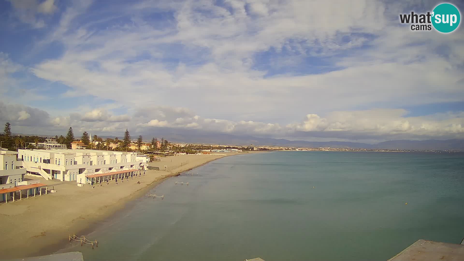 Spletna kamera v živo Cagliarski zaliv – plaža Poetto – Sardinija